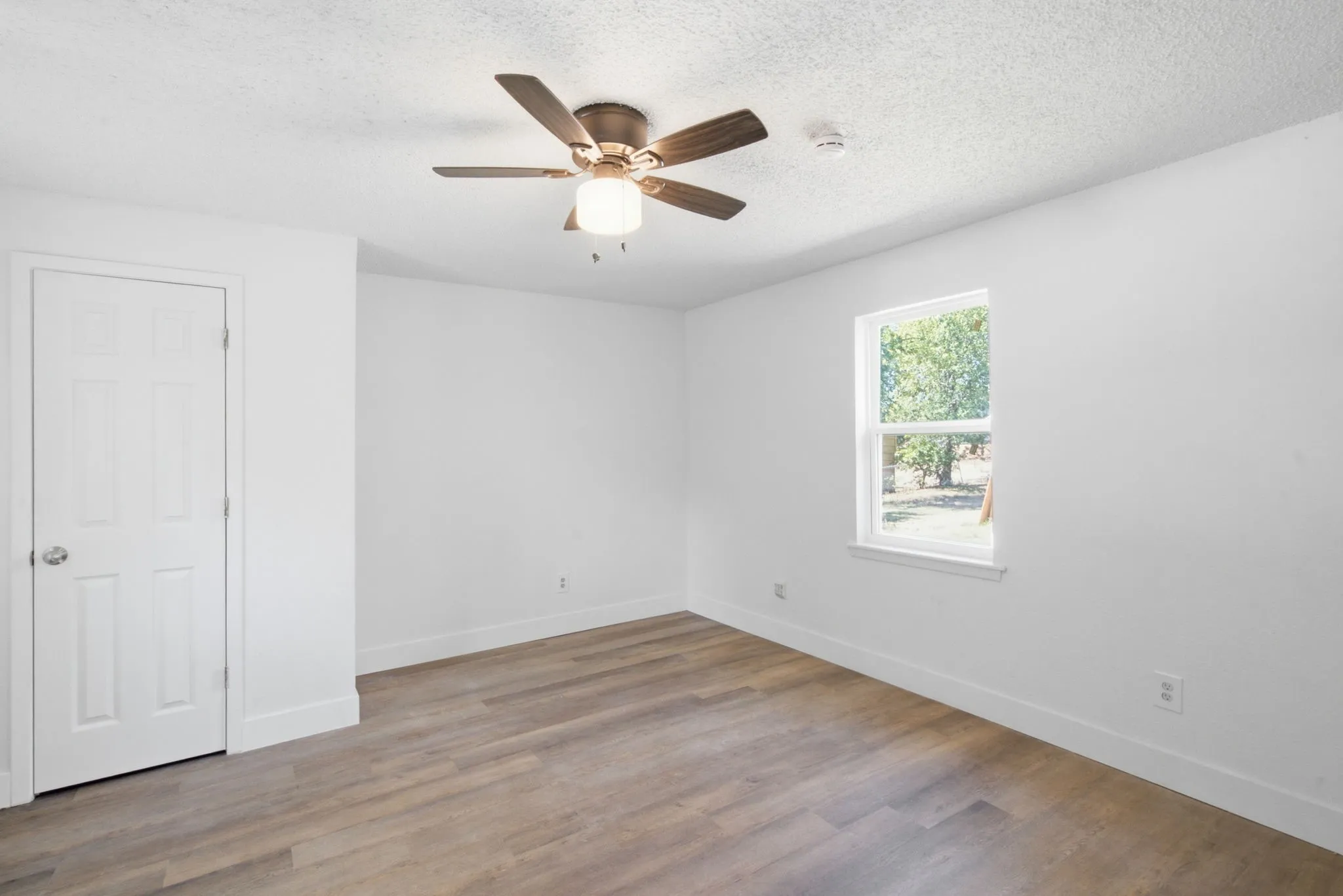 Single Family Residence For Sale in Parker County , 905 N Rusk Street, Weatherford, Texas 76086, 3 Bedroom, 2 Bathroom, Garage spaces, 1,076 Sqft, built in 0, mls#21360732, Real Estate Agent in Weatherford, Homes For Sale in Parker county, Homes For Sale in Weatherford, Realtor in Weatherford Texas, Real Estate Brokerage Independent Realty Texas, Luminita Cordes Realtor