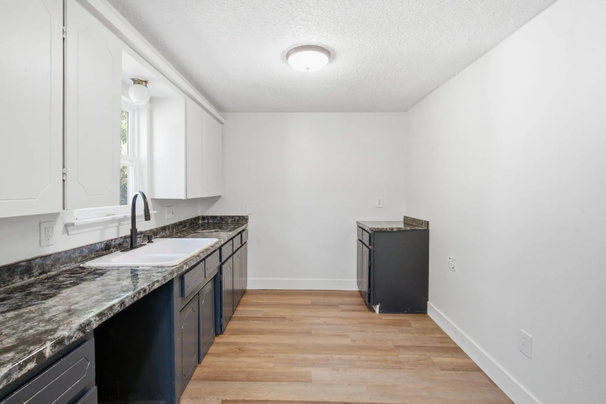 Single Family Residence For Sale in Parker County , 905 N Rusk Street, Weatherford, Texas 76086, 3 Bedroom, 2 Bathroom, Garage spaces, 1,076 Sqft, built in 0, mls#21360732, Real Estate Agent in Weatherford, Homes For Sale in Parker county, Homes For Sale in Weatherford, Realtor in Weatherford Texas, Real Estate Brokerage Independent Realty Texas, Luminita Cordes Realtor