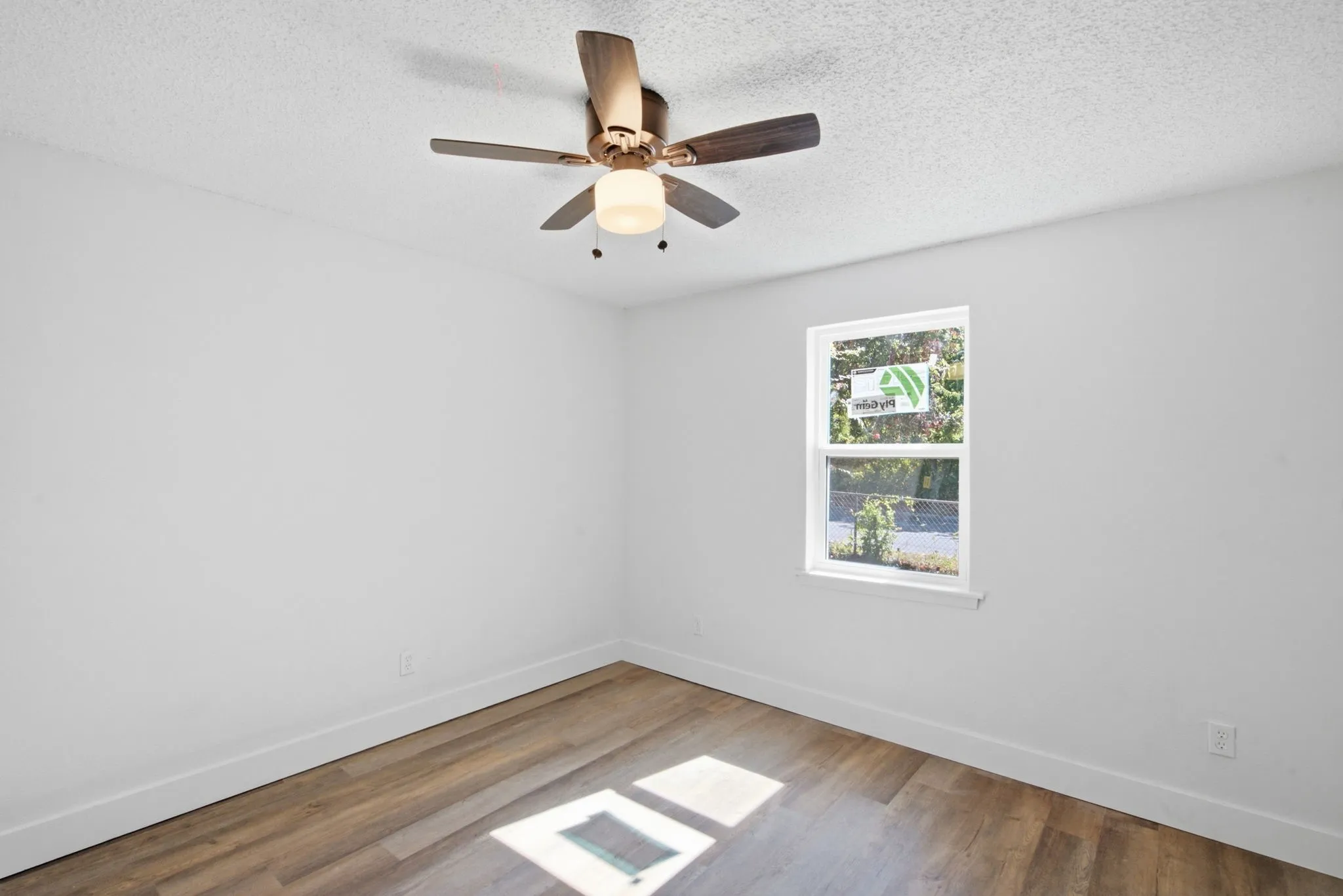 Single Family Residence For Sale in Parker County , 905 N Rusk Street, Weatherford, Texas 76086, 3 Bedroom, 2 Bathroom, Garage spaces, 1,076 Sqft, built in 0, mls#21360732, Real Estate Agent in Weatherford, Homes For Sale in Parker county, Homes For Sale in Weatherford, Realtor in Weatherford Texas, Real Estate Brokerage Independent Realty Texas, Luminita Cordes Realtor