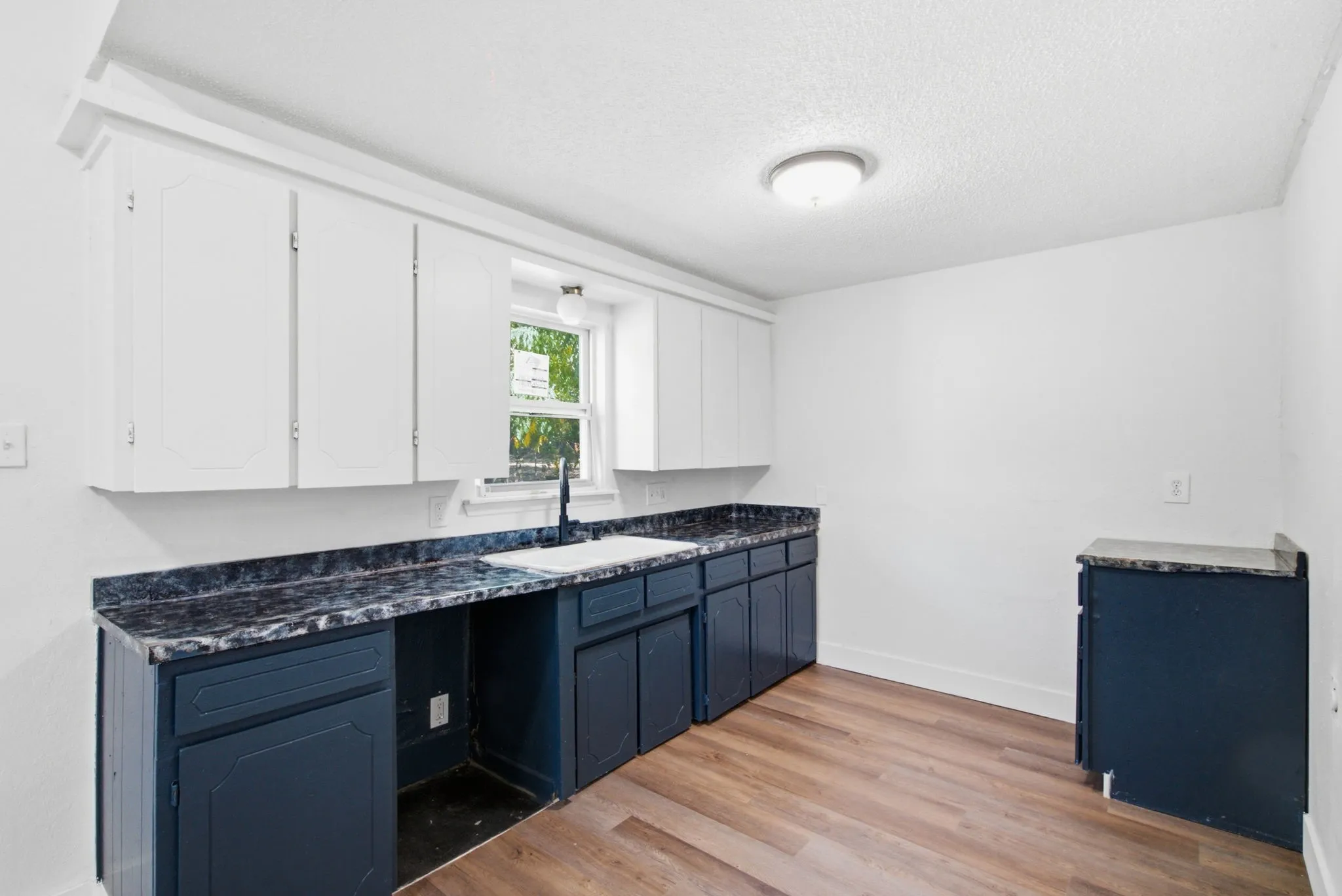 Single Family Residence For Sale in Parker County , 905 N Rusk Street, Weatherford, Texas 76086, 3 Bedroom, 2 Bathroom, Garage spaces, 1,076 Sqft, built in 0, mls#21360732, Real Estate Agent in Weatherford, Homes For Sale in Parker county, Homes For Sale in Weatherford, Realtor in Weatherford Texas, Real Estate Brokerage Independent Realty Texas, Luminita Cordes Realtor
