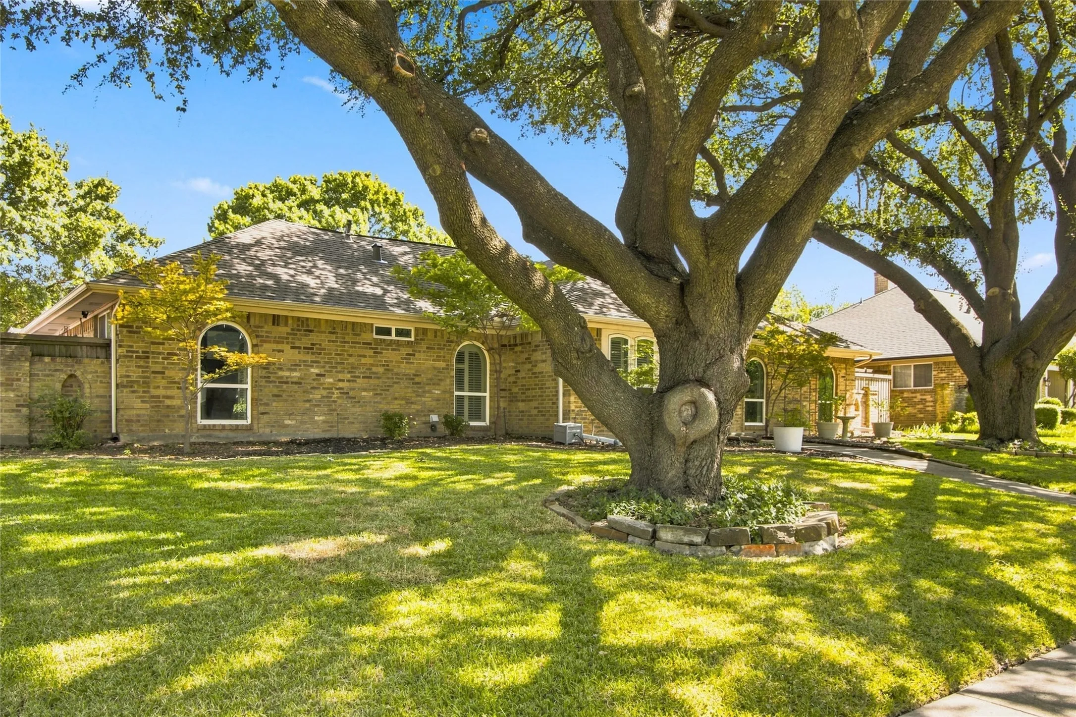 Single Family Residence For Sale in Collin County , 1855 Hatherly Drive, Plano, Texas 75023, 4 Bedroom, 3 Bathroom, 2 Garage spaces, 2,231 Sqft, built in 1976, mls#21361554, Real Estate Agent in Plano, Homes For Sale in Collin county, Homes For Sale in Plano, Realtor in Plano Texas, Real Estate Brokerage Independent Realty Texas, Luminita Cordes Realtor