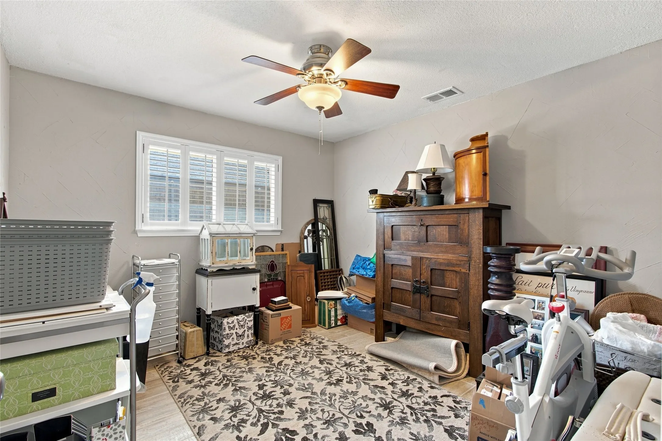Single Family Residence For Sale in Collin County , 1855 Hatherly Drive, Plano, Texas 75023, 4 Bedroom, 3 Bathroom, 2 Garage spaces, 2,231 Sqft, built in 1976, mls#21361554, Real Estate Agent in Plano, Homes For Sale in Collin county, Homes For Sale in Plano, Realtor in Plano Texas, Real Estate Brokerage Independent Realty Texas, Luminita Cordes Realtor