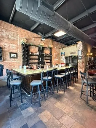Retail For Sale in Ellis County , 213 E Main Street, Waxahachie, Texas 75165, 0, 0, Garage spaces, 1,475 Sqft, built in 1900, Price $299,999, mls#21361611, Real Estate Agent in Waxahachie, Homes For Sale in Ellis county, Homes For Sale in Waxahachie, Realtor in Waxahachie Texas, Real Estate Brokerage Independent Realty Texas, Luminita Cordes Realtor