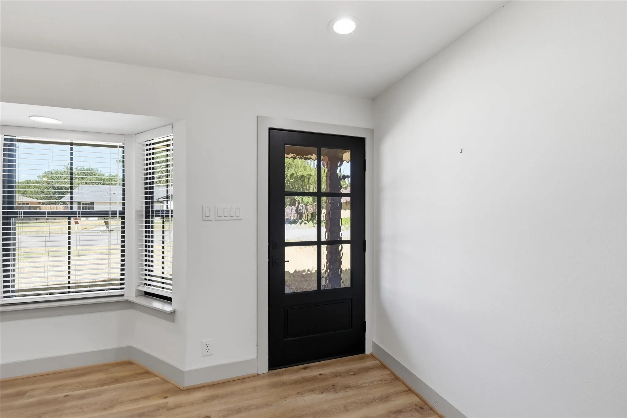 Single Family Residence For Sale in Denton County , 208 Diane Drive, Sanger, Texas 76266, 3 Bedroom, 4 Bathroom, Garage spaces, 2,042 Sqft, built in 1983, mls#21361494, Real Estate Agent in Sanger, Homes For Sale in Denton county, Homes For Sale in Sanger, Realtor in Sanger Texas, Real Estate Brokerage Independent Realty Texas, Luminita Cordes Realtor
