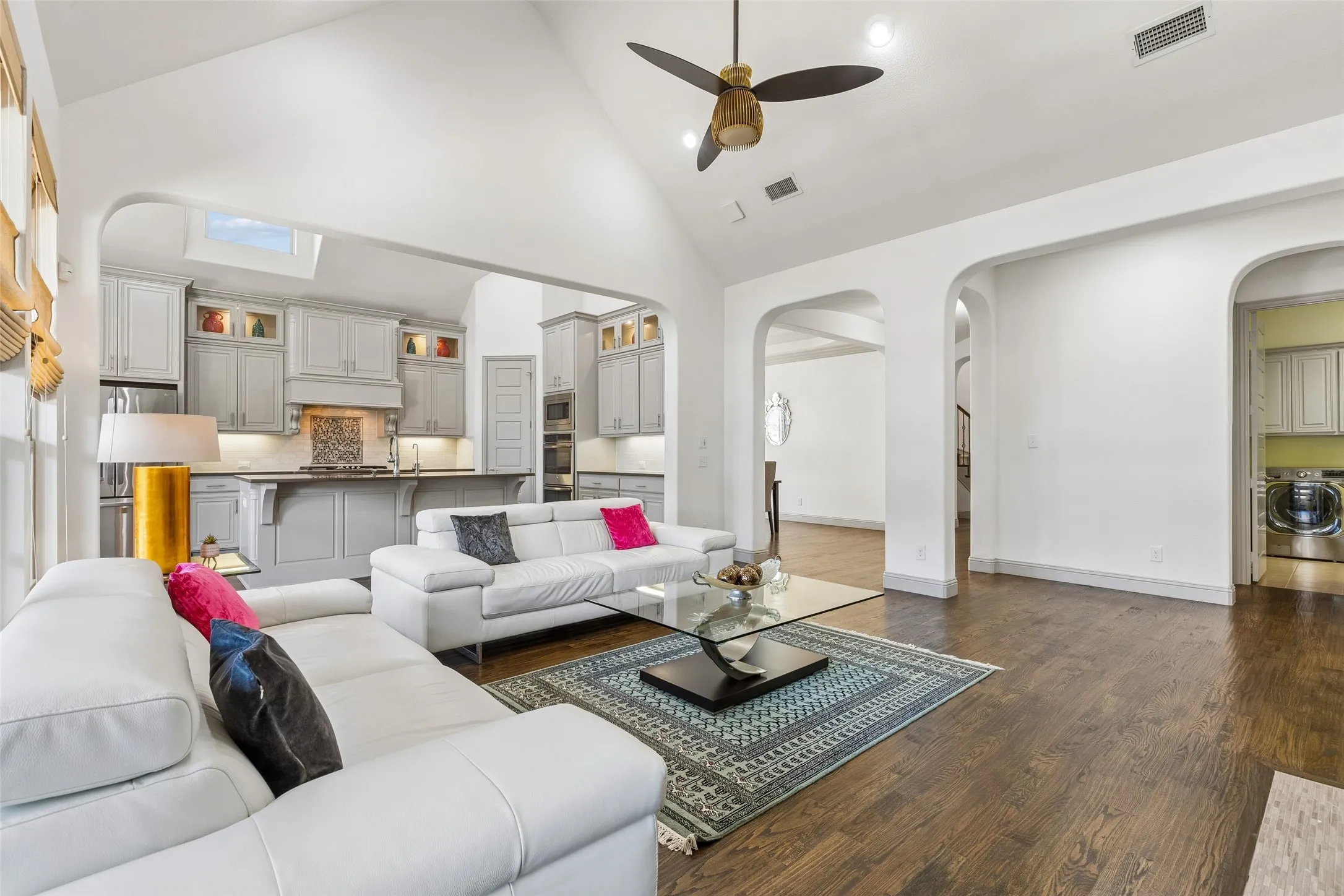 Single Family Residence For Sale in Denton County , 967 Kettledrum Drive, Frisco, Texas 75036, 5 Bedroom, 6 Bathroom, 3 Garage spaces, 4,084 Sqft, built in 2015, mls#21361563, Real Estate Agent in Frisco, Homes For Sale in Denton county, Homes For Sale in Frisco, Realtor in Frisco Texas, Real Estate Brokerage Independent Realty Texas, Luminita Cordes Realtor