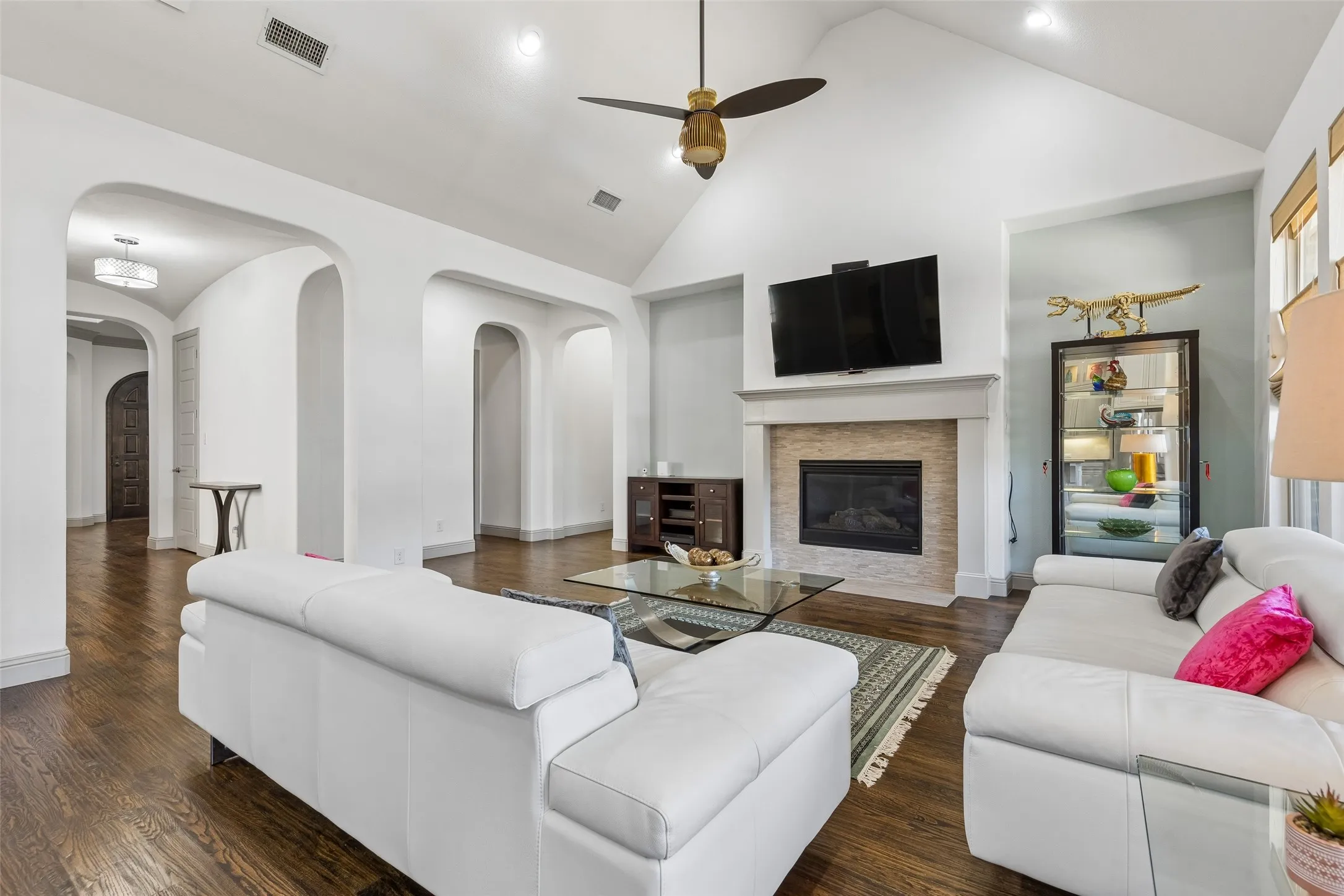 Single Family Residence For Sale in Denton County , 967 Kettledrum Drive, Frisco, Texas 75036, 5 Bedroom, 6 Bathroom, 3 Garage spaces, 4,084 Sqft, built in 2015, mls#21361563, Real Estate Agent in Frisco, Homes For Sale in Denton county, Homes For Sale in Frisco, Realtor in Frisco Texas, Real Estate Brokerage Independent Realty Texas, Luminita Cordes Realtor