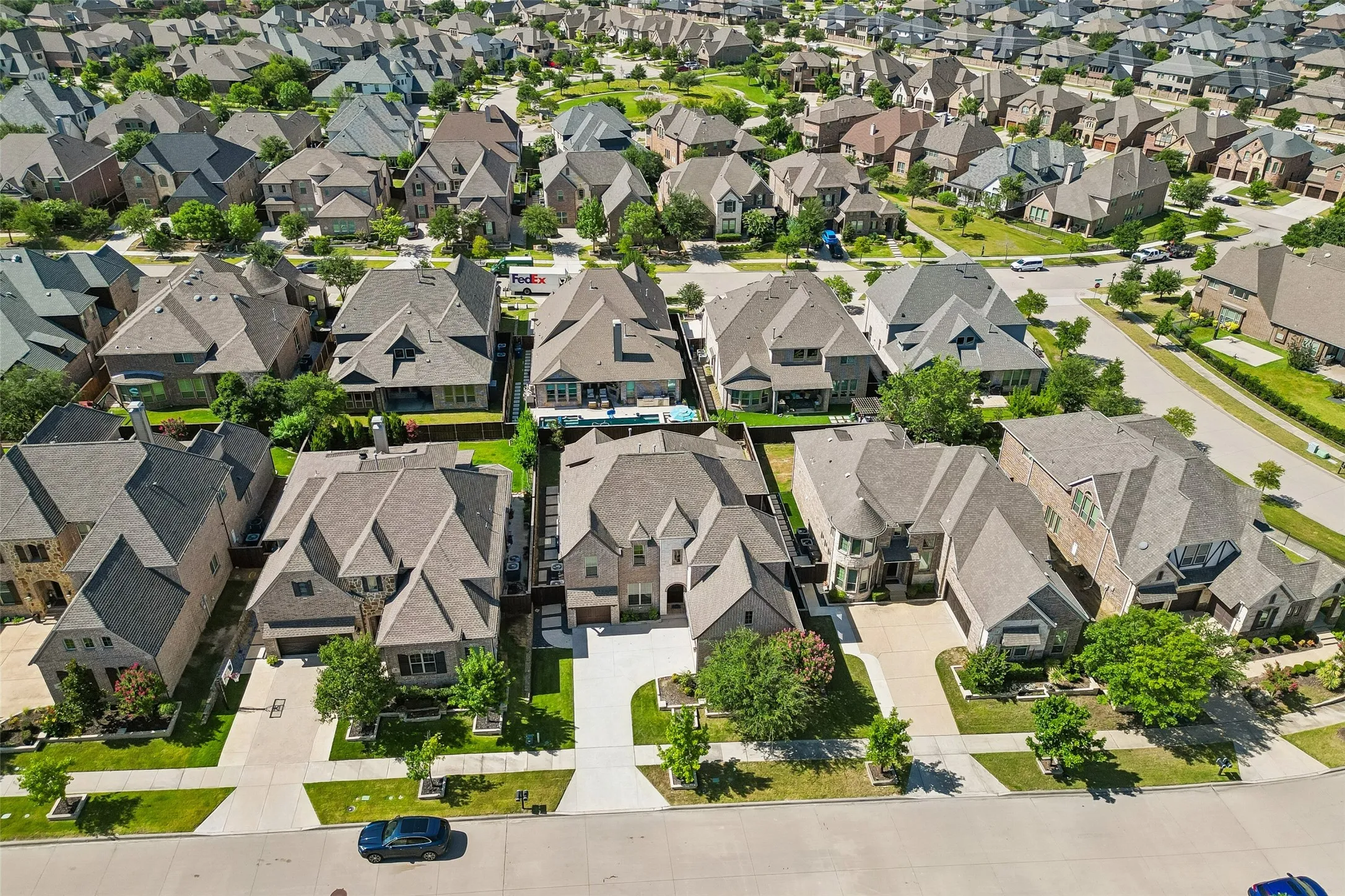 Single Family Residence For Sale in Denton County , 967 Kettledrum Drive, Frisco, Texas 75036, 5 Bedroom, 6 Bathroom, 3 Garage spaces, 4,084 Sqft, built in 2015, mls#21361563, Real Estate Agent in Frisco, Homes For Sale in Denton county, Homes For Sale in Frisco, Realtor in Frisco Texas, Real Estate Brokerage Independent Realty Texas, Luminita Cordes Realtor