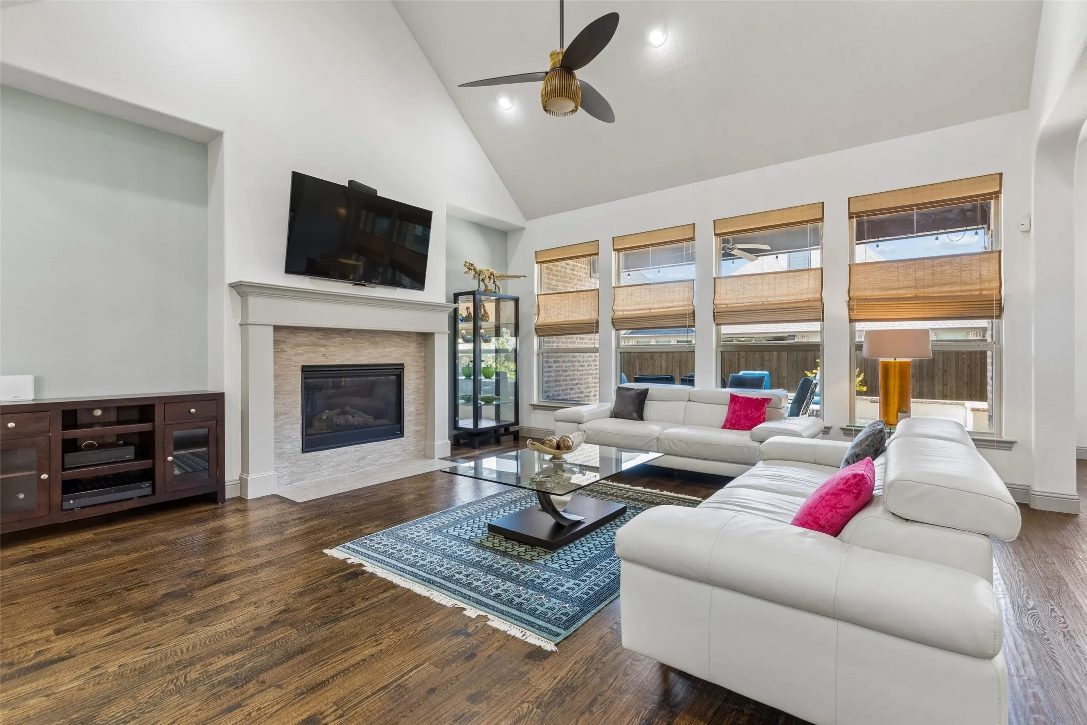 Single Family Residence For Sale in Denton County , 967 Kettledrum Drive, Frisco, Texas 75036, 5 Bedroom, 6 Bathroom, 3 Garage spaces, 4,084 Sqft, built in 2015, mls#21361563, Real Estate Agent in Frisco, Homes For Sale in Denton county, Homes For Sale in Frisco, Realtor in Frisco Texas, Real Estate Brokerage Independent Realty Texas, Luminita Cordes Realtor