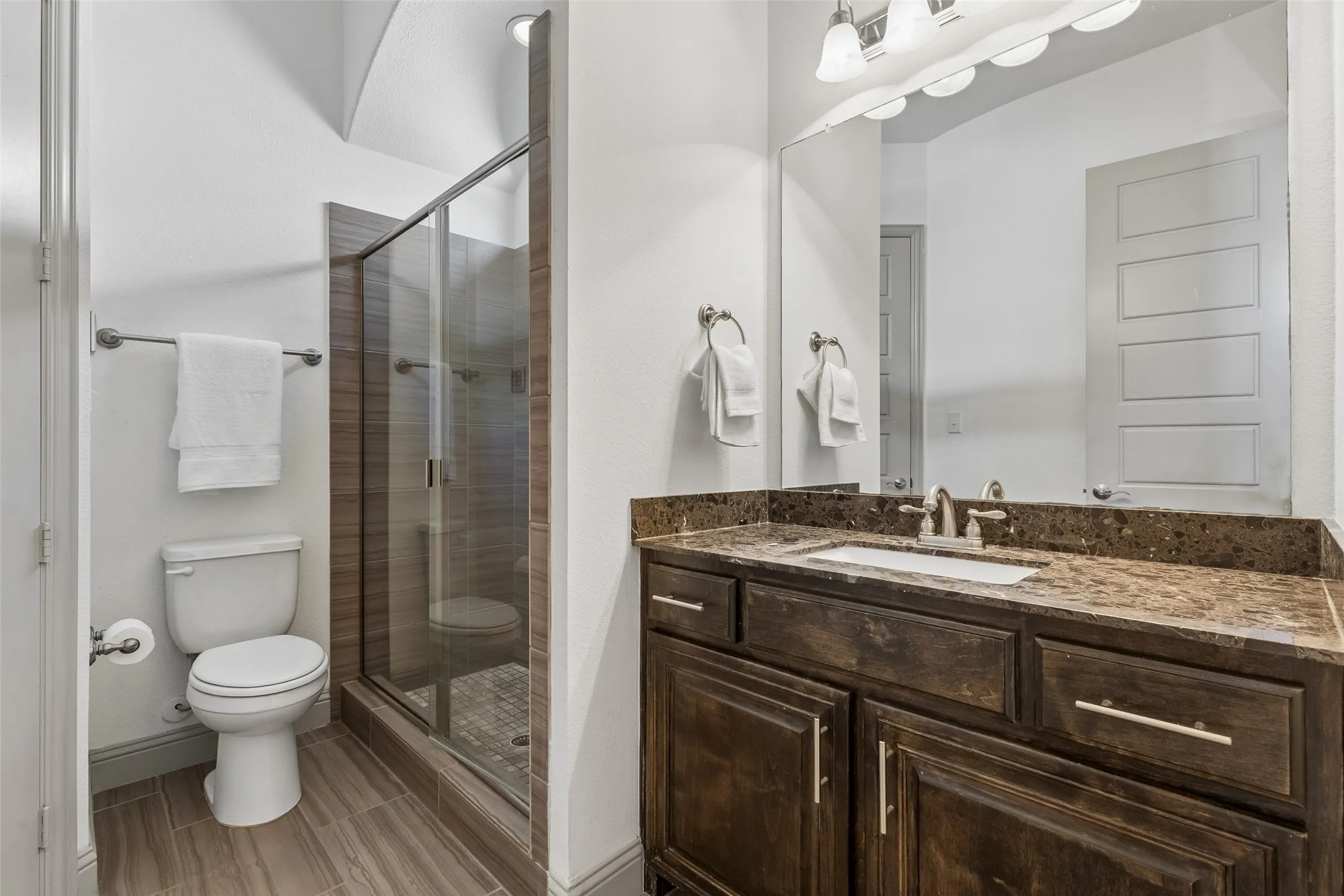 Single Family Residence For Sale in Denton County , 967 Kettledrum Drive, Frisco, Texas 75036, 5 Bedroom, 6 Bathroom, 3 Garage spaces, 4,084 Sqft, built in 2015, mls#21361563, Real Estate Agent in Frisco, Homes For Sale in Denton county, Homes For Sale in Frisco, Realtor in Frisco Texas, Real Estate Brokerage Independent Realty Texas, Luminita Cordes Realtor