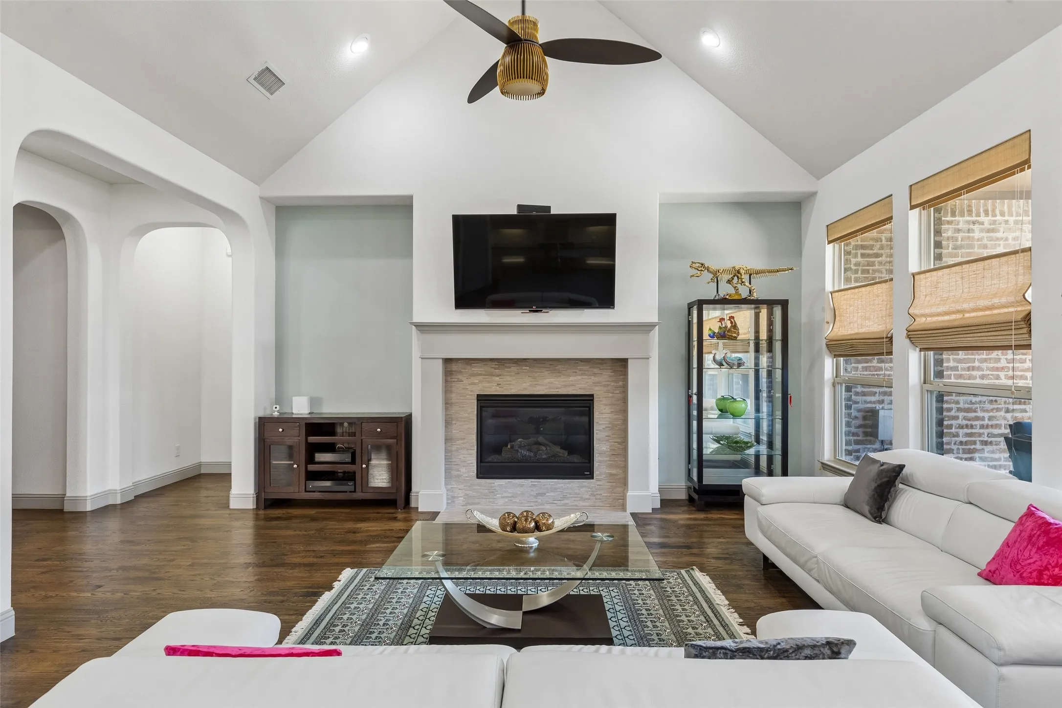 Single Family Residence For Sale in Denton County , 967 Kettledrum Drive, Frisco, Texas 75036, 5 Bedroom, 6 Bathroom, 3 Garage spaces, 4,084 Sqft, built in 2015, mls#21361563, Real Estate Agent in Frisco, Homes For Sale in Denton county, Homes For Sale in Frisco, Realtor in Frisco Texas, Real Estate Brokerage Independent Realty Texas, Luminita Cordes Realtor