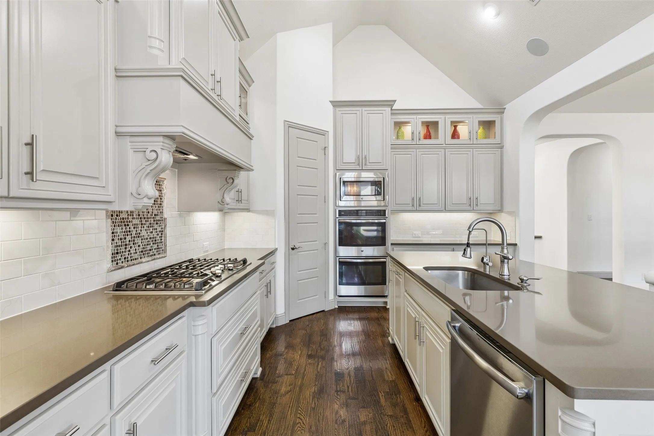 Single Family Residence For Sale in Denton County , 967 Kettledrum Drive, Frisco, Texas 75036, 5 Bedroom, 6 Bathroom, 3 Garage spaces, 4,084 Sqft, built in 2015, mls#21361563, Real Estate Agent in Frisco, Homes For Sale in Denton county, Homes For Sale in Frisco, Realtor in Frisco Texas, Real Estate Brokerage Independent Realty Texas, Luminita Cordes Realtor