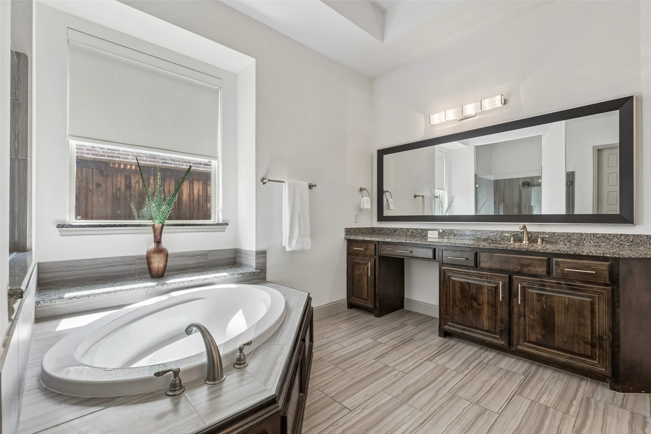 Single Family Residence For Sale in Denton County , 967 Kettledrum Drive, Frisco, Texas 75036, 5 Bedroom, 6 Bathroom, 3 Garage spaces, 4,084 Sqft, built in 2015, mls#21361563, Real Estate Agent in Frisco, Homes For Sale in Denton county, Homes For Sale in Frisco, Realtor in Frisco Texas, Real Estate Brokerage Independent Realty Texas, Luminita Cordes Realtor