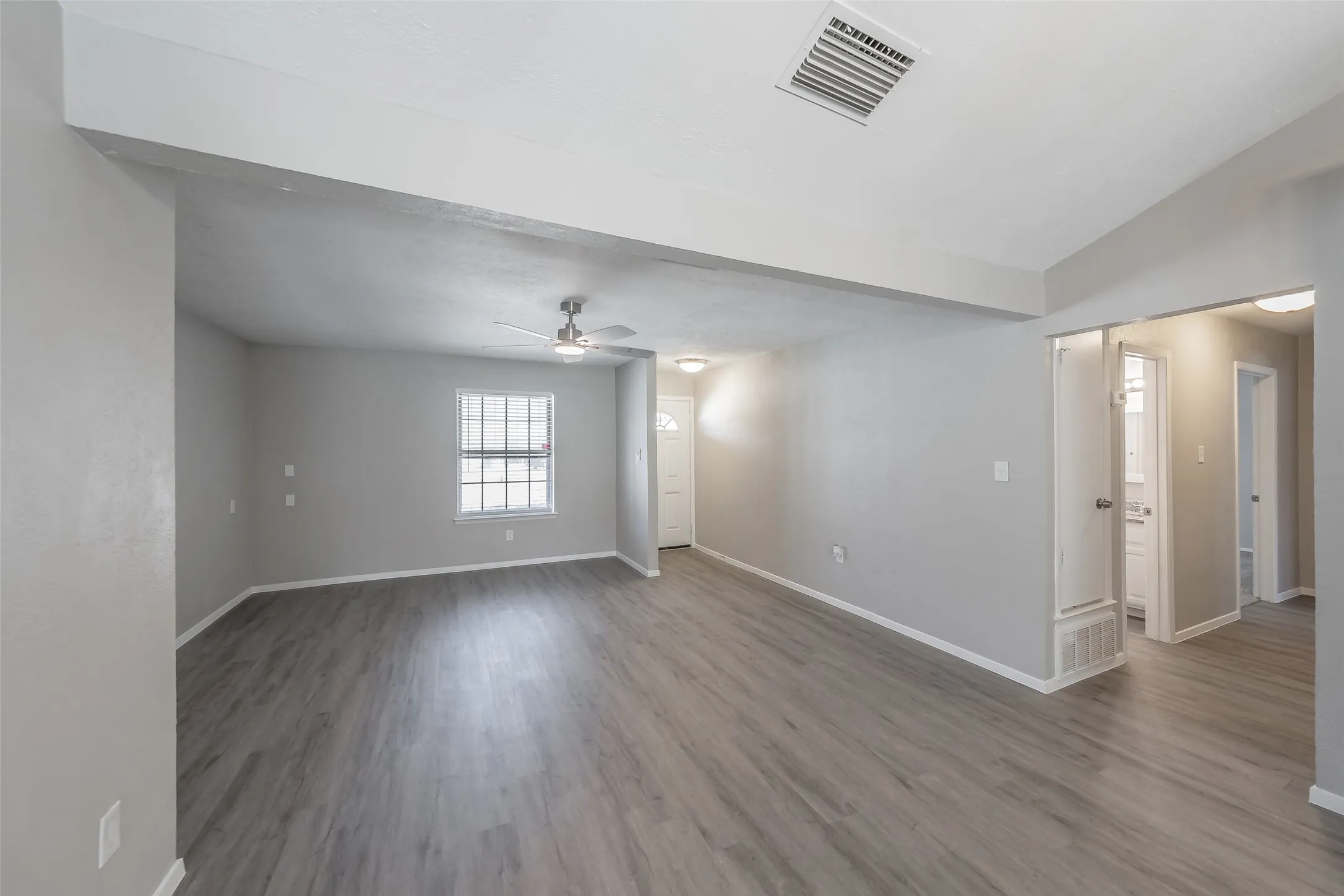 Single Family Residence For Sale in Dallas County , 1546 Oakbrook Street, Lancaster, Texas 75134, 4 Bedroom, 2 Bathroom, 2 Garage spaces, 1,557 Sqft, built in 1972, mls#21361380, Real Estate Agent in Lancaster, Homes For Sale in Dallas county, Homes For Sale in Lancaster, Realtor in Lancaster Texas, Real Estate Brokerage Independent Realty Texas, Luminita Cordes Realtor