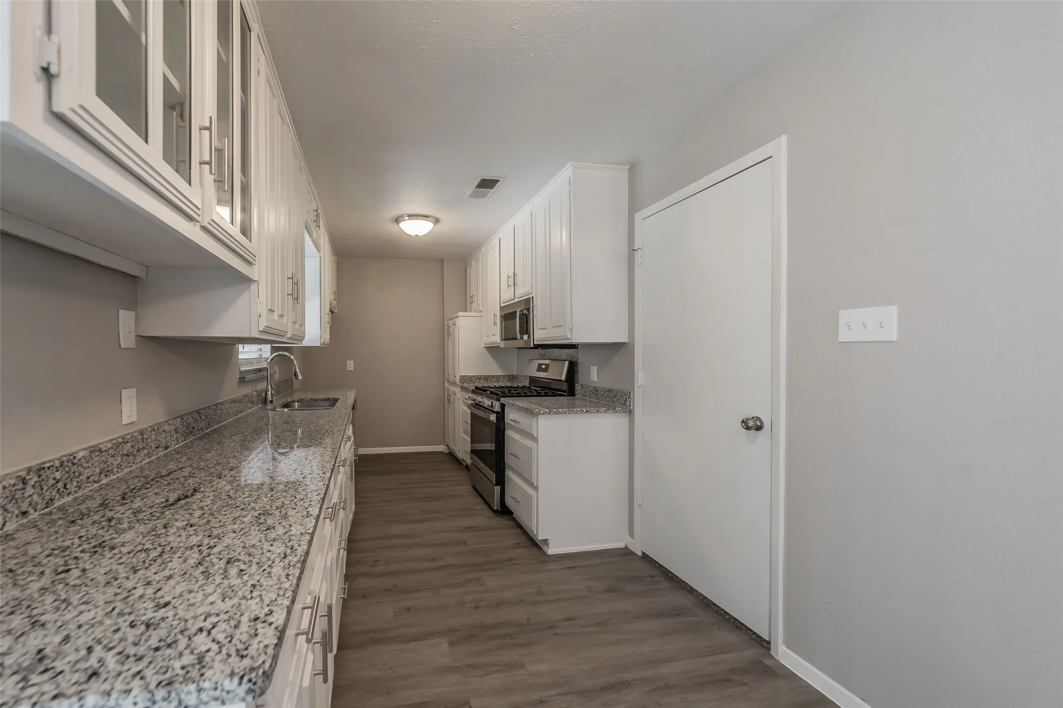 Single Family Residence For Sale in Dallas County , 1546 Oakbrook Street, Lancaster, Texas 75134, 4 Bedroom, 2 Bathroom, 2 Garage spaces, 1,557 Sqft, built in 1972, mls#21361380, Real Estate Agent in Lancaster, Homes For Sale in Dallas county, Homes For Sale in Lancaster, Realtor in Lancaster Texas, Real Estate Brokerage Independent Realty Texas, Luminita Cordes Realtor