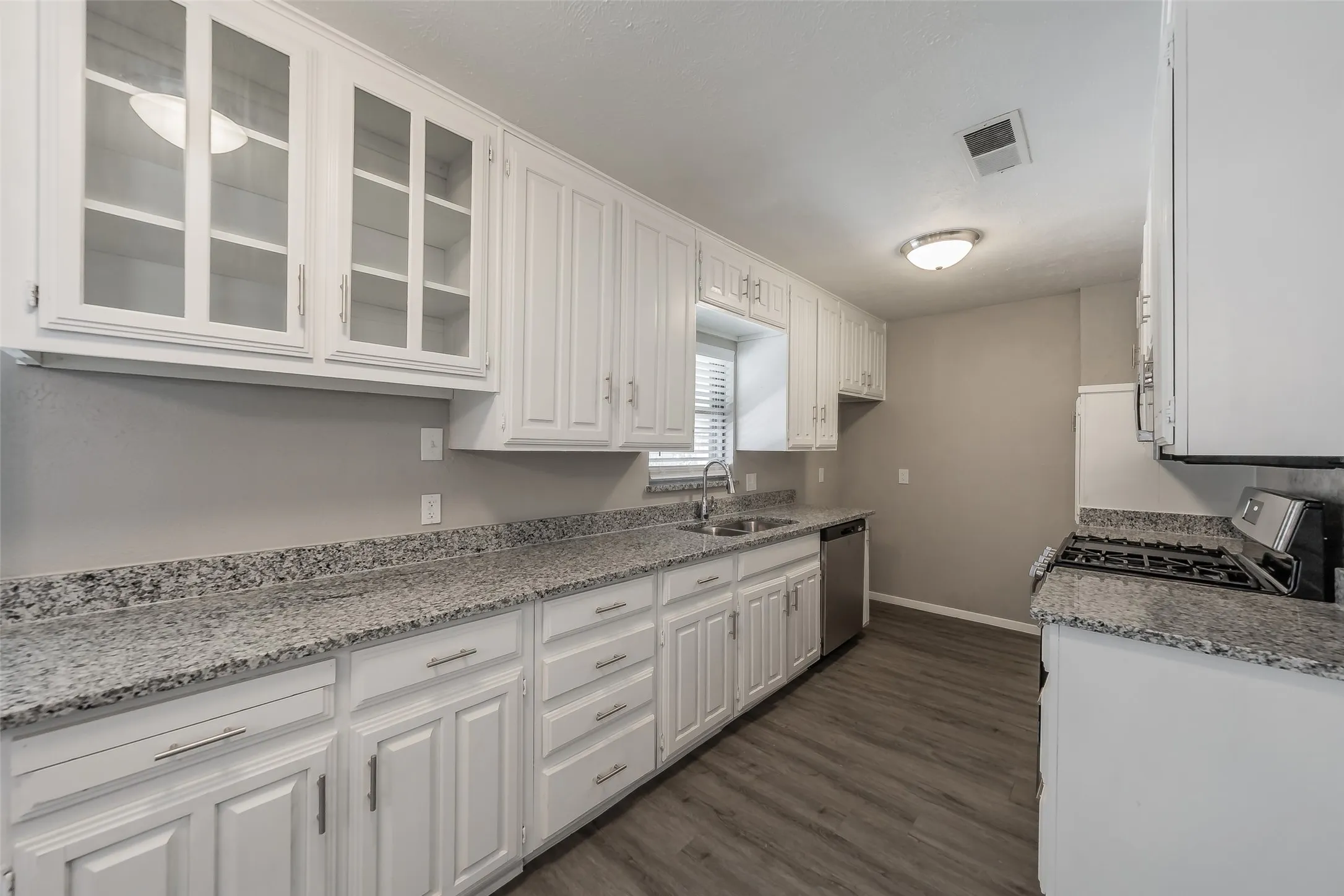 Single Family Residence For Sale in Dallas County , 1546 Oakbrook Street, Lancaster, Texas 75134, 4 Bedroom, 2 Bathroom, 2 Garage spaces, 1,557 Sqft, built in 1972, mls#21361380, Real Estate Agent in Lancaster, Homes For Sale in Dallas county, Homes For Sale in Lancaster, Realtor in Lancaster Texas, Real Estate Brokerage Independent Realty Texas, Luminita Cordes Realtor