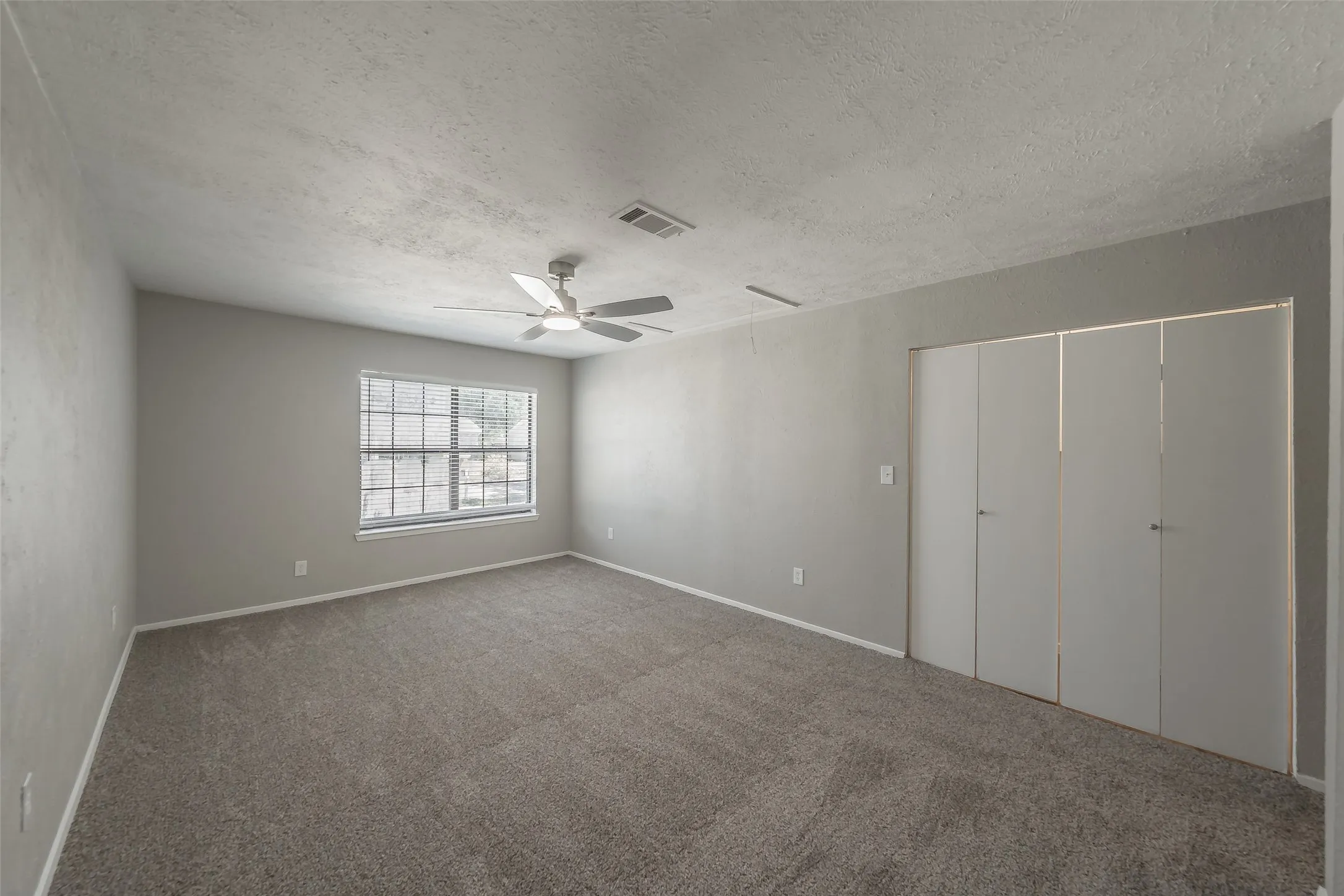 Single Family Residence For Sale in Dallas County , 1546 Oakbrook Street, Lancaster, Texas 75134, 4 Bedroom, 2 Bathroom, 2 Garage spaces, 1,557 Sqft, built in 1972, mls#21361380, Real Estate Agent in Lancaster, Homes For Sale in Dallas county, Homes For Sale in Lancaster, Realtor in Lancaster Texas, Real Estate Brokerage Independent Realty Texas, Luminita Cordes Realtor