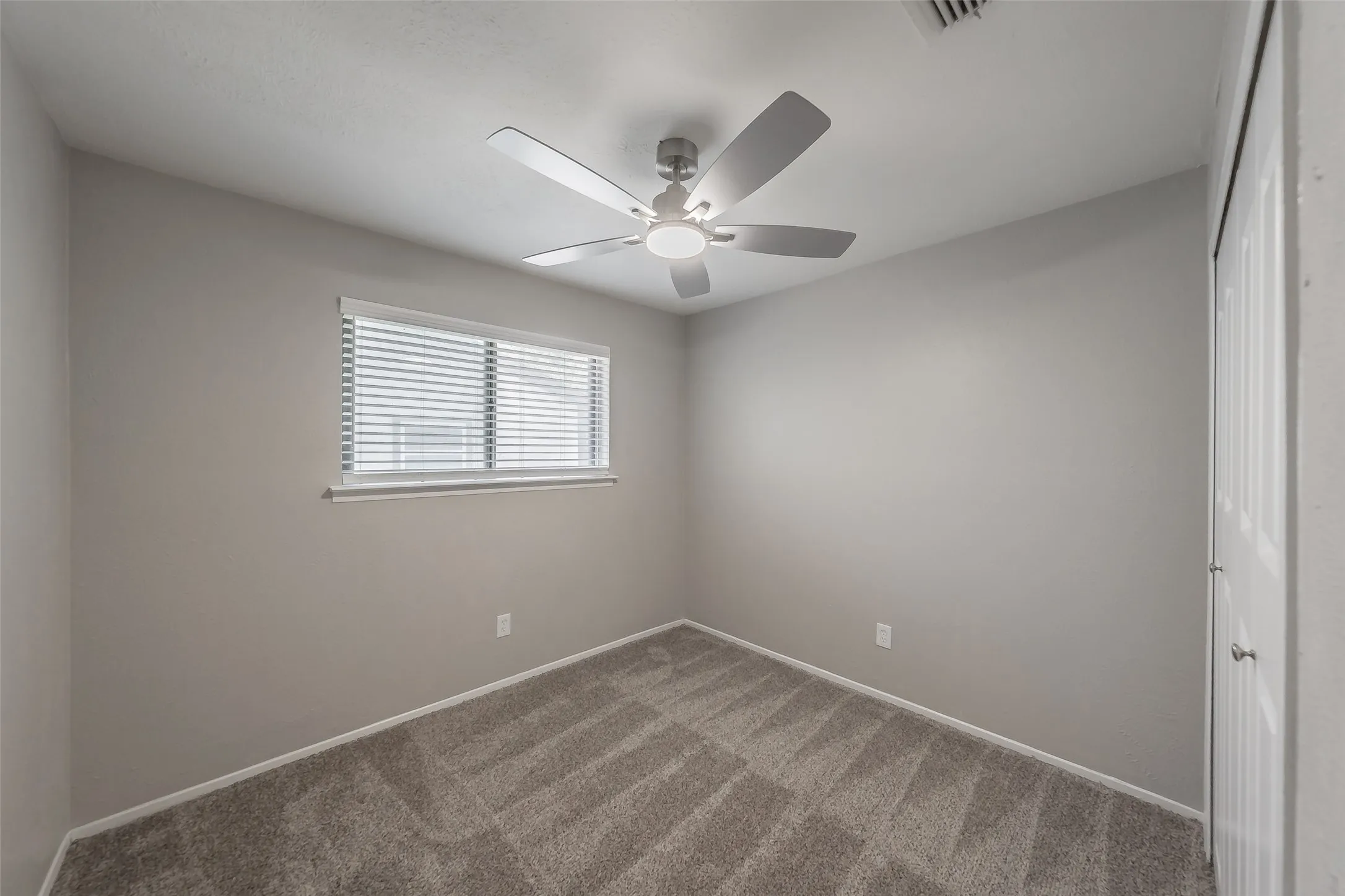 Single Family Residence For Sale in Dallas County , 1546 Oakbrook Street, Lancaster, Texas 75134, 4 Bedroom, 2 Bathroom, 2 Garage spaces, 1,557 Sqft, built in 1972, mls#21361380, Real Estate Agent in Lancaster, Homes For Sale in Dallas county, Homes For Sale in Lancaster, Realtor in Lancaster Texas, Real Estate Brokerage Independent Realty Texas, Luminita Cordes Realtor
