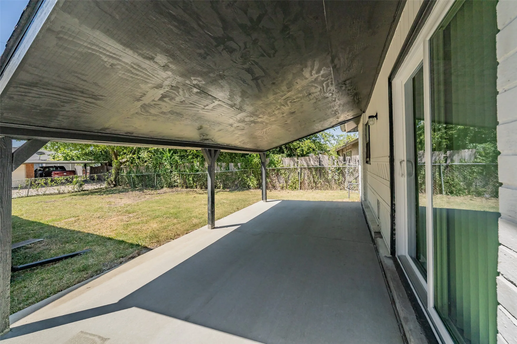 Single Family Residence For Sale in Dallas County , 1546 Oakbrook Street, Lancaster, Texas 75134, 4 Bedroom, 2 Bathroom, 2 Garage spaces, 1,557 Sqft, built in 1972, mls#21361380, Real Estate Agent in Lancaster, Homes For Sale in Dallas county, Homes For Sale in Lancaster, Realtor in Lancaster Texas, Real Estate Brokerage Independent Realty Texas, Luminita Cordes Realtor