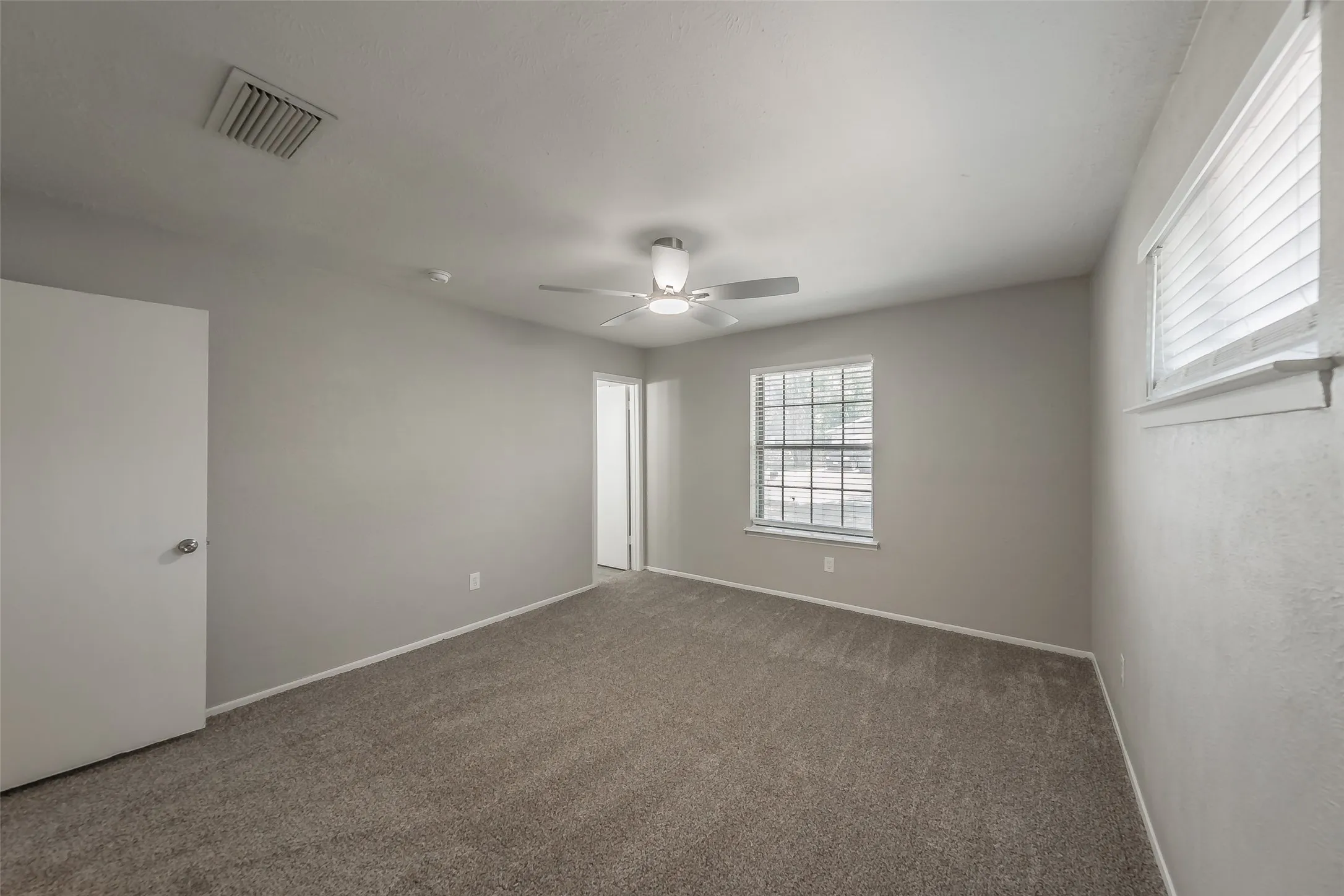 Single Family Residence For Sale in Dallas County , 1546 Oakbrook Street, Lancaster, Texas 75134, 4 Bedroom, 2 Bathroom, 2 Garage spaces, 1,557 Sqft, built in 1972, mls#21361380, Real Estate Agent in Lancaster, Homes For Sale in Dallas county, Homes For Sale in Lancaster, Realtor in Lancaster Texas, Real Estate Brokerage Independent Realty Texas, Luminita Cordes Realtor