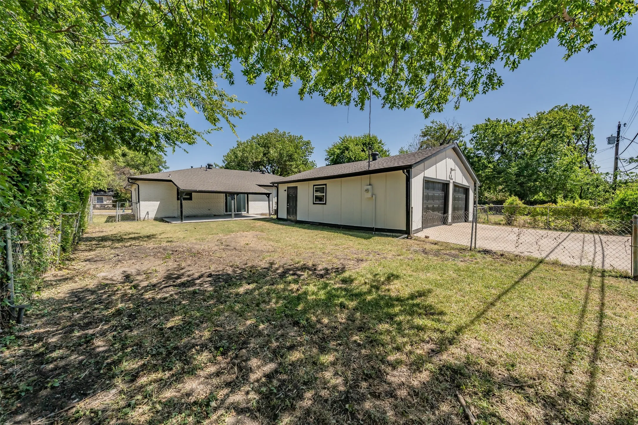 Single Family Residence For Sale in Dallas County , 1546 Oakbrook Street, Lancaster, Texas 75134, 4 Bedroom, 2 Bathroom, 2 Garage spaces, 1,557 Sqft, built in 1972, mls#21361380, Real Estate Agent in Lancaster, Homes For Sale in Dallas county, Homes For Sale in Lancaster, Realtor in Lancaster Texas, Real Estate Brokerage Independent Realty Texas, Luminita Cordes Realtor
