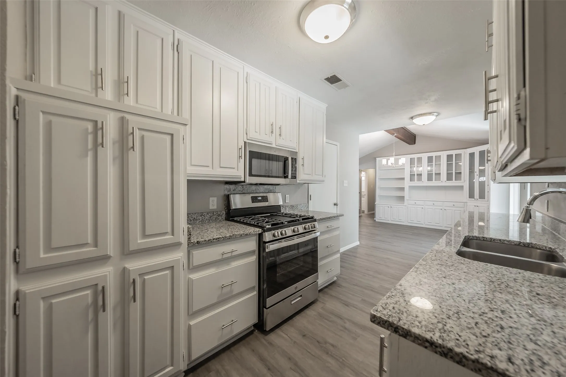 Single Family Residence For Sale in Dallas County , 1546 Oakbrook Street, Lancaster, Texas 75134, 4 Bedroom, 2 Bathroom, 2 Garage spaces, 1,557 Sqft, built in 1972, mls#21361380, Real Estate Agent in Lancaster, Homes For Sale in Dallas county, Homes For Sale in Lancaster, Realtor in Lancaster Texas, Real Estate Brokerage Independent Realty Texas, Luminita Cordes Realtor
