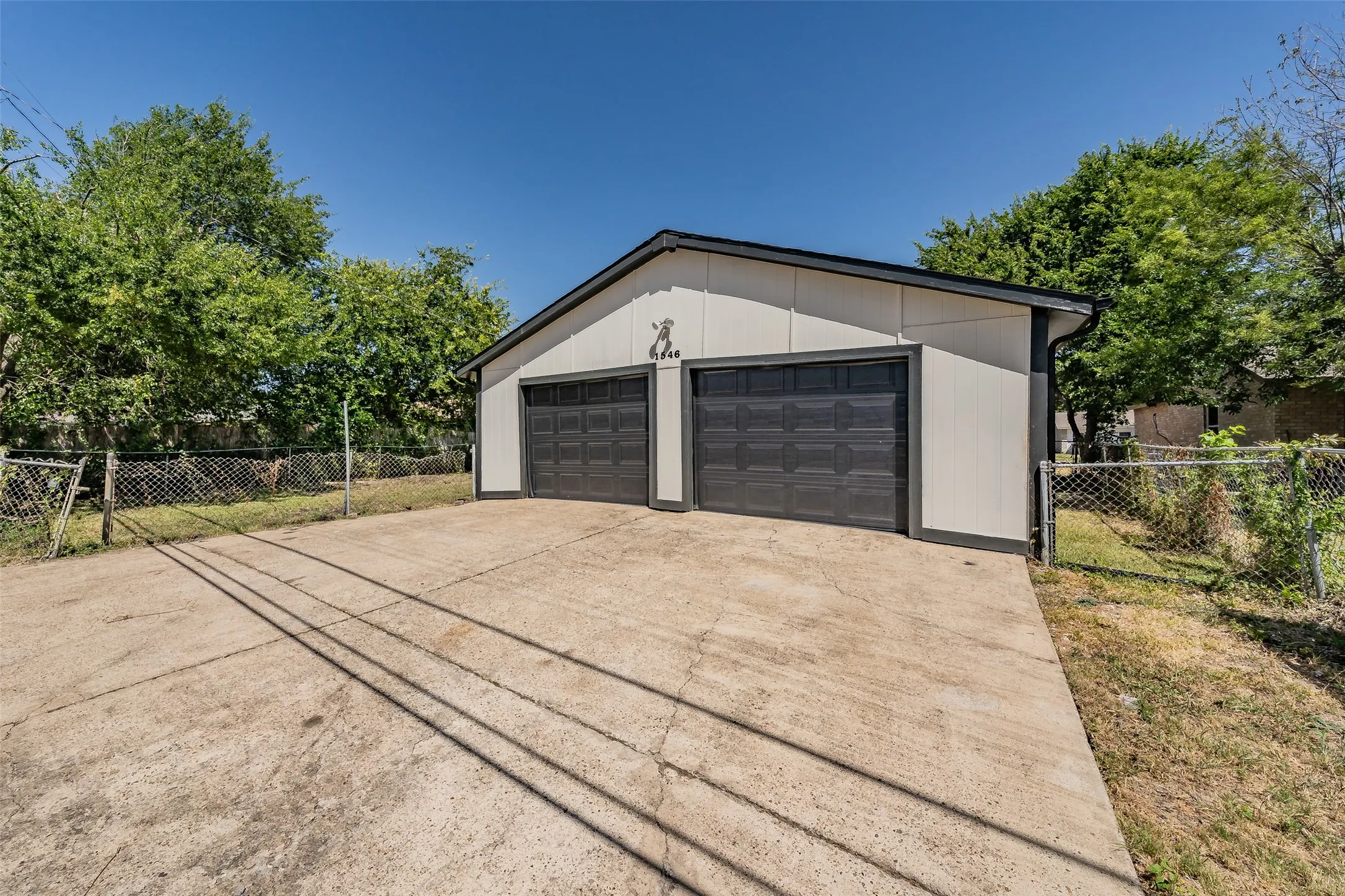 Single Family Residence For Sale in Dallas County , 1546 Oakbrook Street, Lancaster, Texas 75134, 4 Bedroom, 2 Bathroom, 2 Garage spaces, 1,557 Sqft, built in 1972, mls#21361380, Real Estate Agent in Lancaster, Homes For Sale in Dallas county, Homes For Sale in Lancaster, Realtor in Lancaster Texas, Real Estate Brokerage Independent Realty Texas, Luminita Cordes Realtor