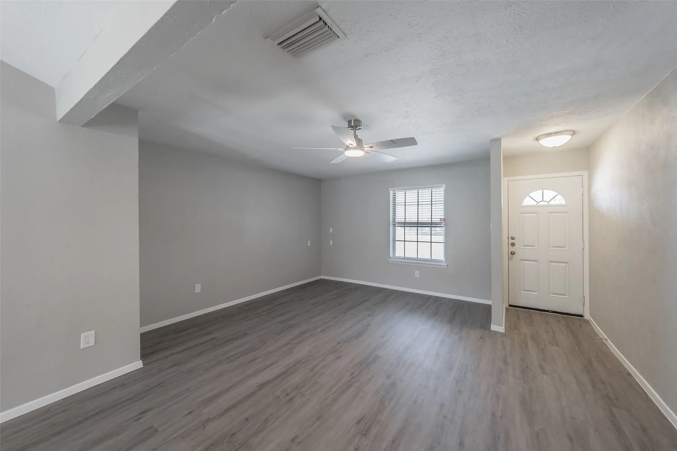 Single Family Residence For Sale in Dallas County , 1546 Oakbrook Street, Lancaster, Texas 75134, 4 Bedroom, 2 Bathroom, 2 Garage spaces, 1,557 Sqft, built in 1972, mls#21361380, Real Estate Agent in Lancaster, Homes For Sale in Dallas county, Homes For Sale in Lancaster, Realtor in Lancaster Texas, Real Estate Brokerage Independent Realty Texas, Luminita Cordes Realtor