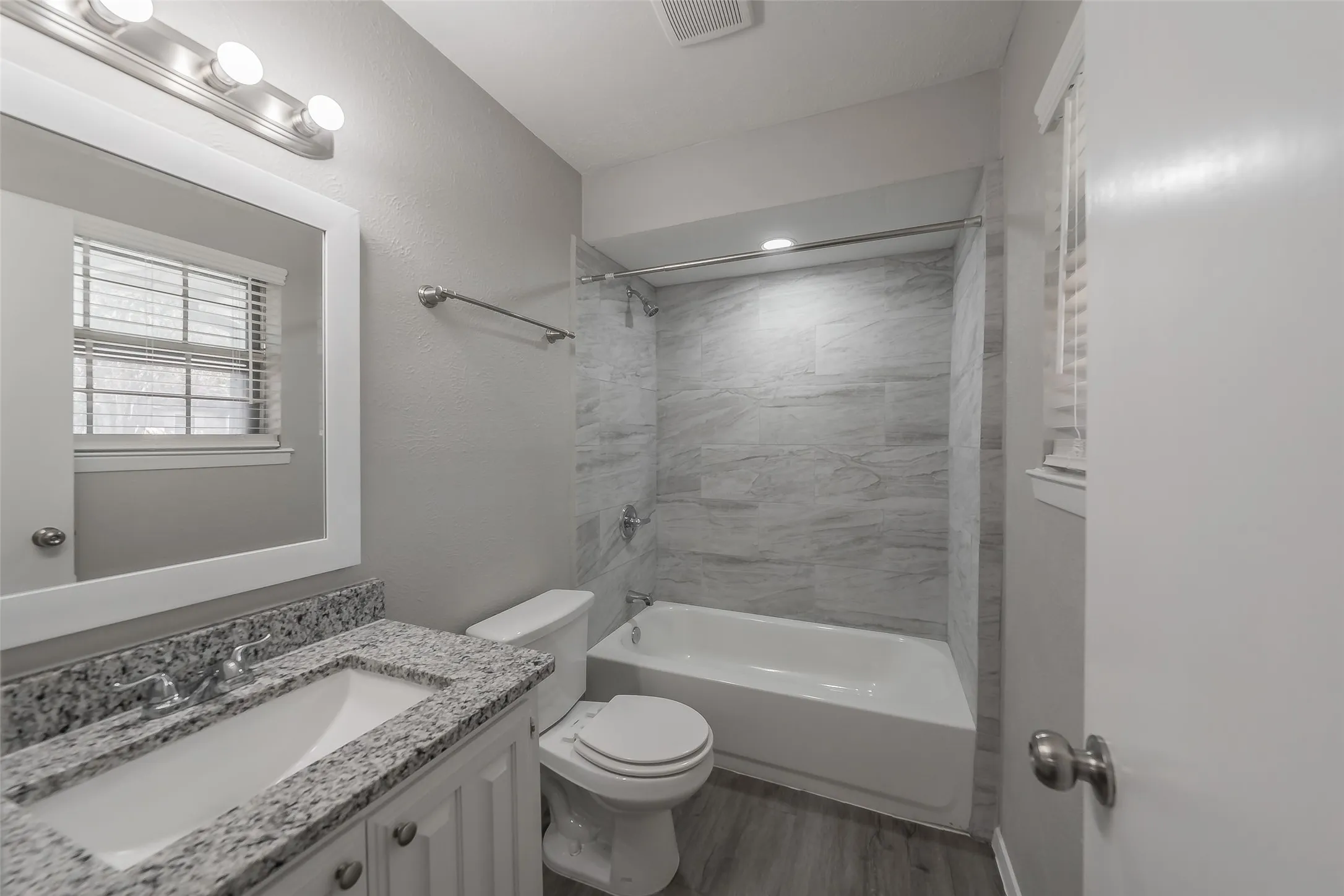 Single Family Residence For Sale in Dallas County , 1546 Oakbrook Street, Lancaster, Texas 75134, 4 Bedroom, 2 Bathroom, 2 Garage spaces, 1,557 Sqft, built in 1972, mls#21361380, Real Estate Agent in Lancaster, Homes For Sale in Dallas county, Homes For Sale in Lancaster, Realtor in Lancaster Texas, Real Estate Brokerage Independent Realty Texas, Luminita Cordes Realtor