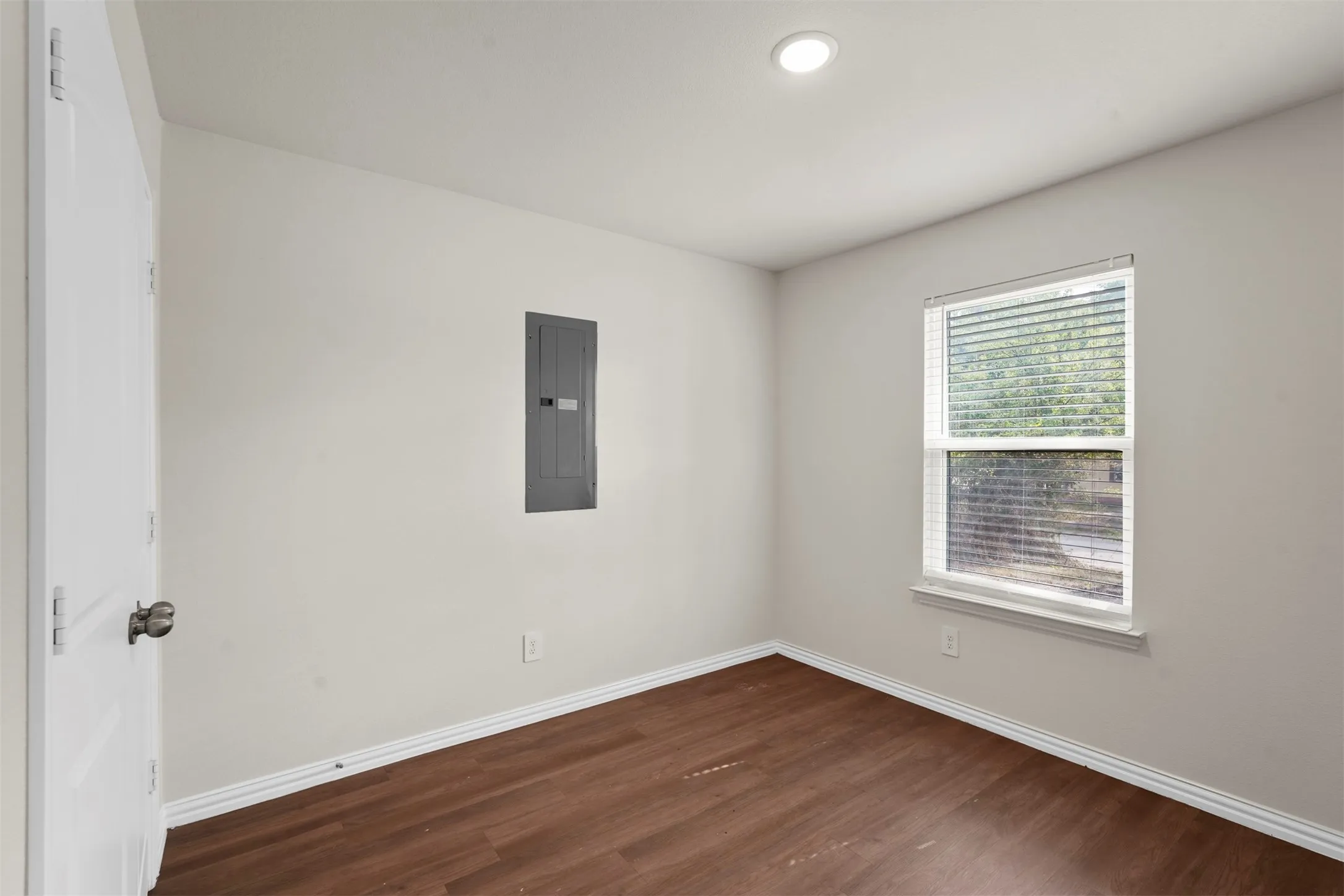 Single Family Residence For Rent in Hunt County , 2208 Sayle Street, Greenville, Texas 75401, 3 Bedroom, 2 Bathroom, 2 Garage spaces, 1,028 Sqft, built in 2022, mls#21361615, Real Estate Agent in Greenville, Homes For Rent in Hunt county, Homes For Rent in Greenville, Realtor in Greenville Texas, Real Estate Brokerage Independent Realty Texas, Luminita Cordes Realtor