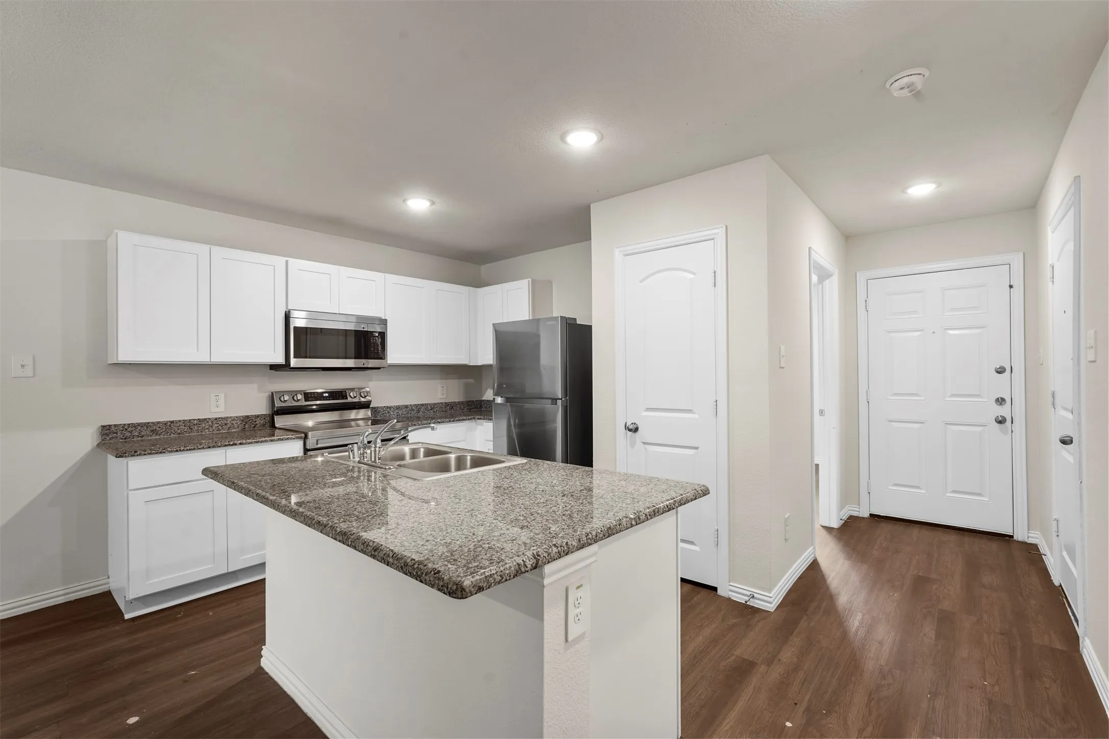Single Family Residence For Rent in Hunt County , 2208 Sayle Street, Greenville, Texas 75401, 3 Bedroom, 2 Bathroom, 2 Garage spaces, 1,028 Sqft, built in 2022, mls#21361615, Real Estate Agent in Greenville, Homes For Rent in Hunt county, Homes For Rent in Greenville, Realtor in Greenville Texas, Real Estate Brokerage Independent Realty Texas, Luminita Cordes Realtor