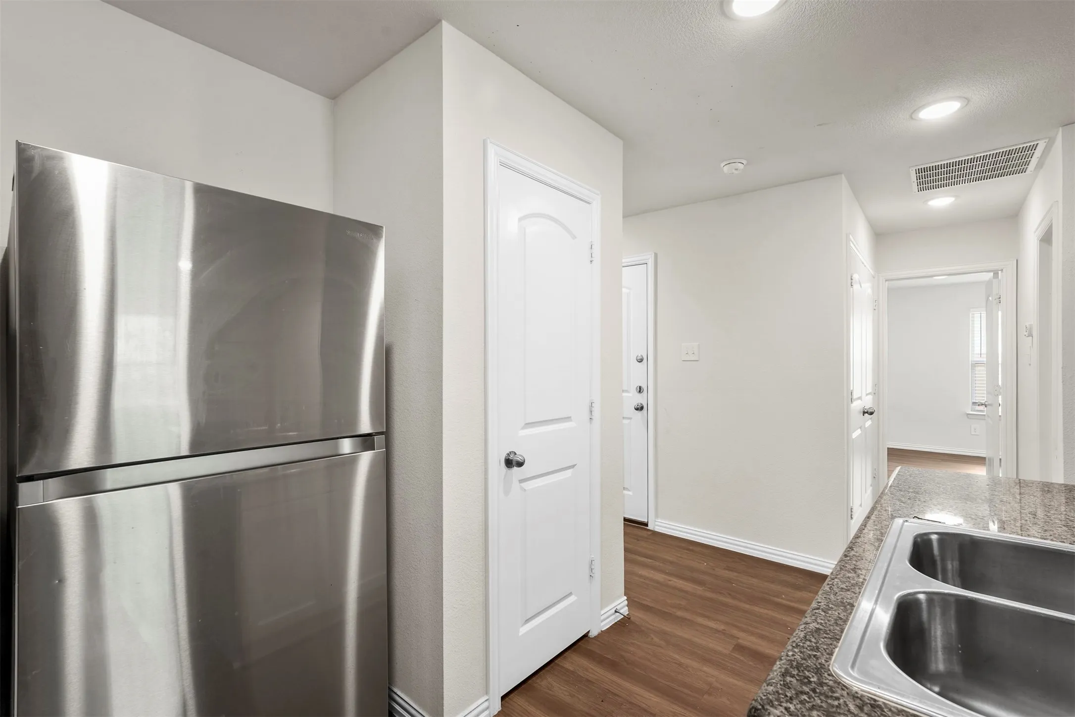 Single Family Residence For Rent in Hunt County , 2208 Sayle Street, Greenville, Texas 75401, 3 Bedroom, 2 Bathroom, 2 Garage spaces, 1,028 Sqft, built in 2022, mls#21361615, Real Estate Agent in Greenville, Homes For Rent in Hunt county, Homes For Rent in Greenville, Realtor in Greenville Texas, Real Estate Brokerage Independent Realty Texas, Luminita Cordes Realtor