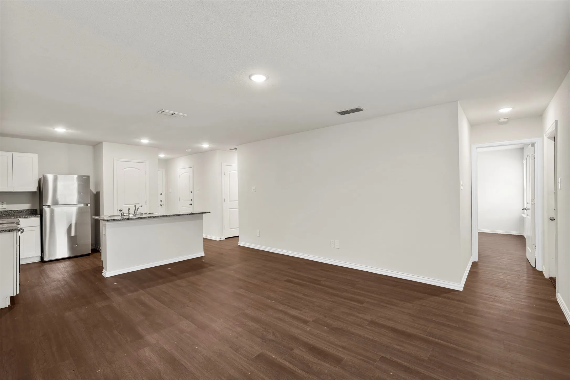 Single Family Residence For Rent in Hunt County , 2208 Sayle Street, Greenville, Texas 75401, 3 Bedroom, 2 Bathroom, 2 Garage spaces, 1,028 Sqft, built in 2022, mls#21361615, Real Estate Agent in Greenville, Homes For Rent in Hunt county, Homes For Rent in Greenville, Realtor in Greenville Texas, Real Estate Brokerage Independent Realty Texas, Luminita Cordes Realtor