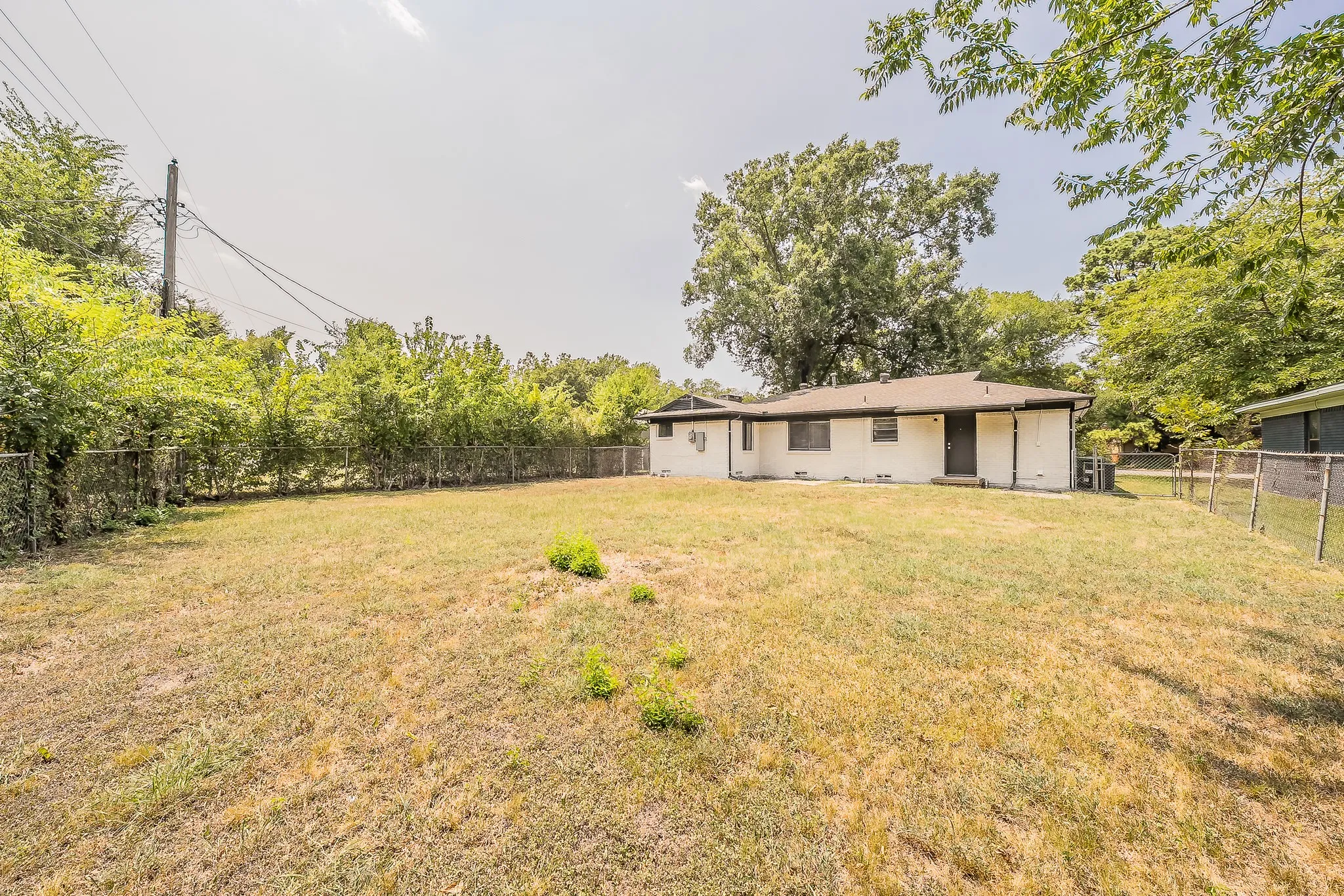 Single Family Residence For Sale in Dallas County , 728 Judy Lane, Seagoville, Texas 75159, 3 Bedroom, 2 Bathroom, 1 Garage spaces, 1,341 Sqft, built in 1955, mls#21358729, Real Estate Agent in Seagoville, Homes For Sale in Dallas county, Homes For Sale in Seagoville, Realtor in Seagoville Texas, Real Estate Brokerage Independent Realty Texas, Luminita Cordes Realtor