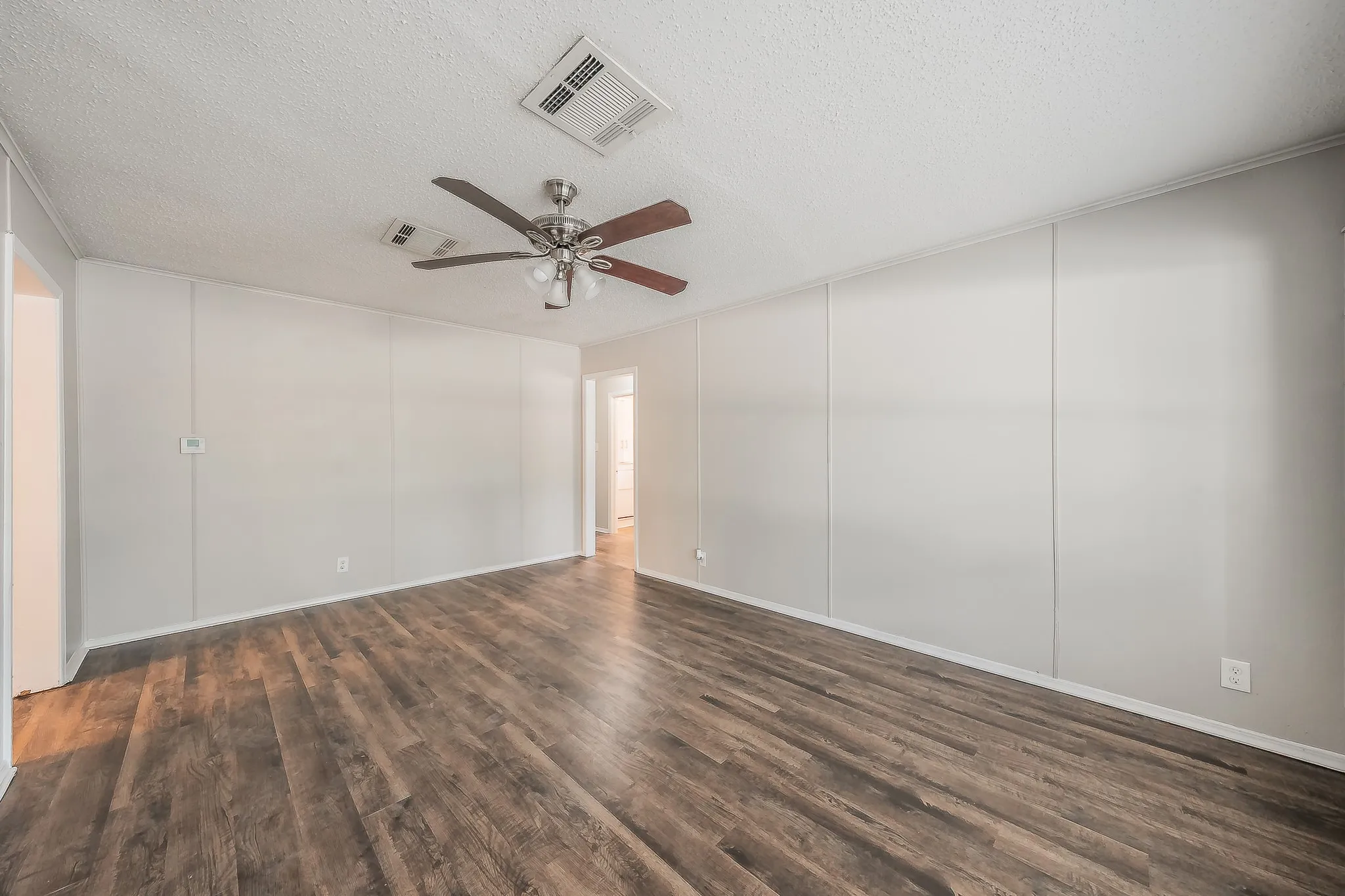 Single Family Residence For Sale in Dallas County , 728 Judy Lane, Seagoville, Texas 75159, 3 Bedroom, 2 Bathroom, 1 Garage spaces, 1,341 Sqft, built in 1955, mls#21358729, Real Estate Agent in Seagoville, Homes For Sale in Dallas county, Homes For Sale in Seagoville, Realtor in Seagoville Texas, Real Estate Brokerage Independent Realty Texas, Luminita Cordes Realtor