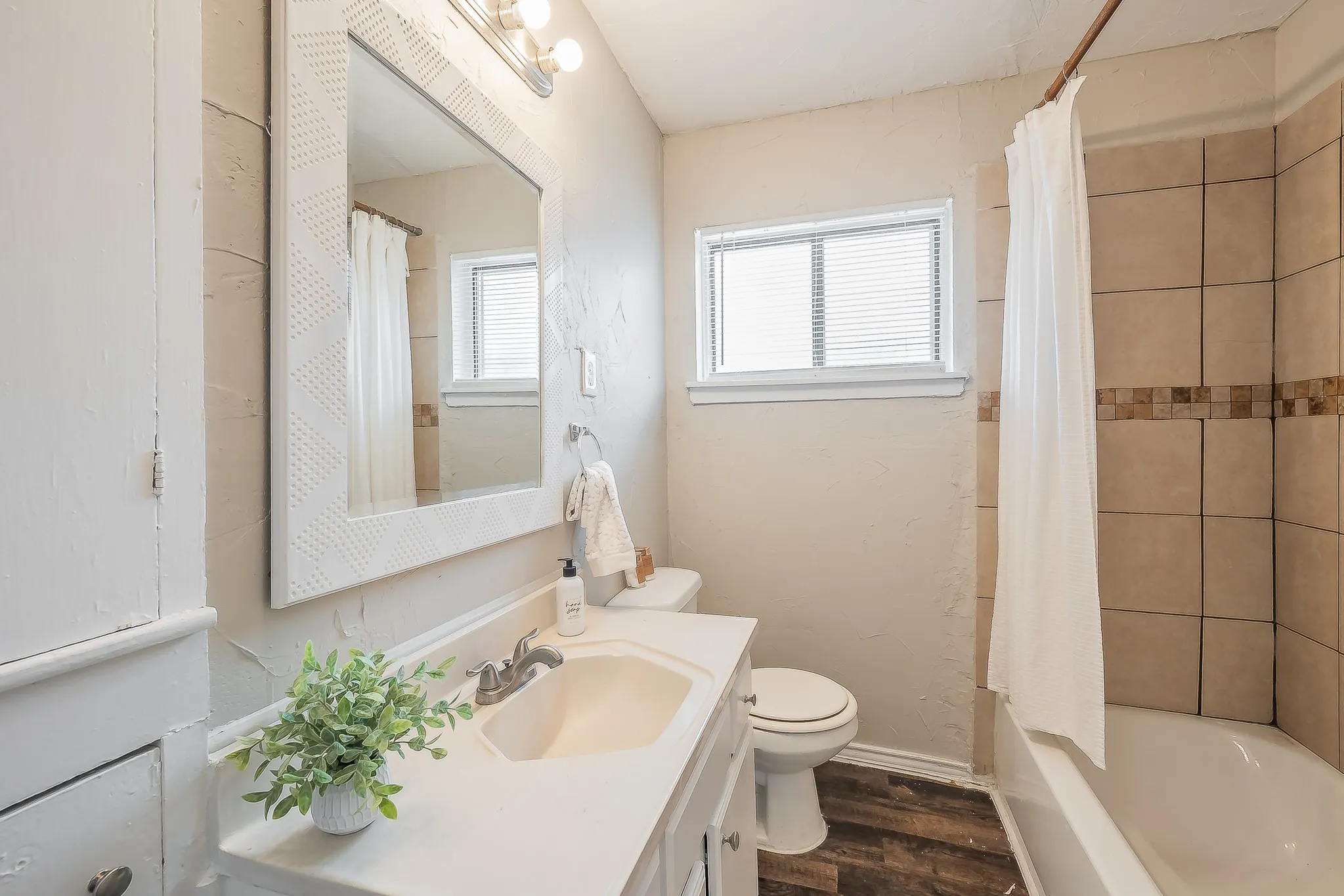 Single Family Residence For Sale in Dallas County , 728 Judy Lane, Seagoville, Texas 75159, 3 Bedroom, 2 Bathroom, 1 Garage spaces, 1,341 Sqft, built in 1955, mls#21358729, Real Estate Agent in Seagoville, Homes For Sale in Dallas county, Homes For Sale in Seagoville, Realtor in Seagoville Texas, Real Estate Brokerage Independent Realty Texas, Luminita Cordes Realtor
