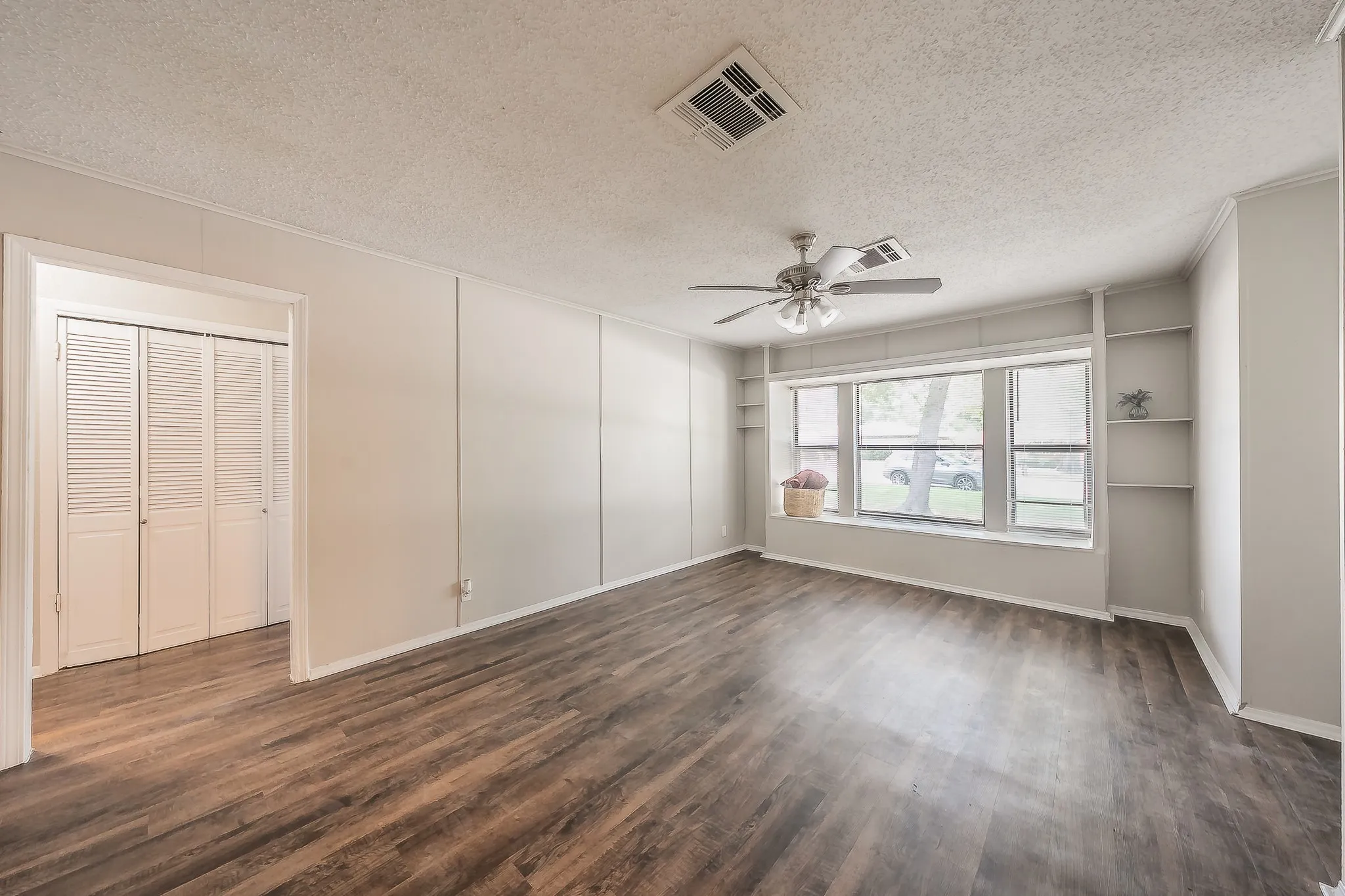 Single Family Residence For Sale in Dallas County , 728 Judy Lane, Seagoville, Texas 75159, 3 Bedroom, 2 Bathroom, 1 Garage spaces, 1,341 Sqft, built in 1955, mls#21358729, Real Estate Agent in Seagoville, Homes For Sale in Dallas county, Homes For Sale in Seagoville, Realtor in Seagoville Texas, Real Estate Brokerage Independent Realty Texas, Luminita Cordes Realtor