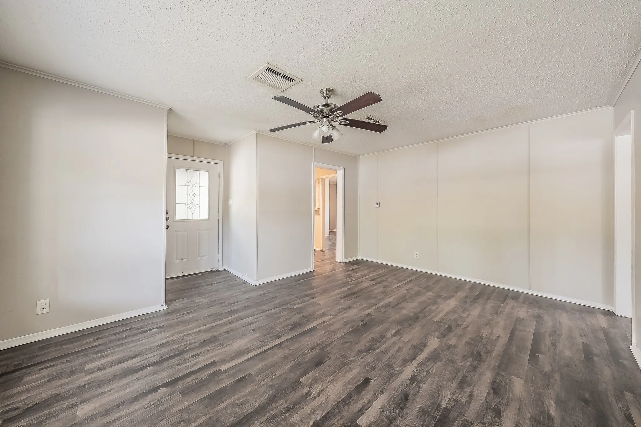 Single Family Residence For Sale in Dallas County , 728 Judy Lane, Seagoville, Texas 75159, 3 Bedroom, 2 Bathroom, 1 Garage spaces, 1,341 Sqft, built in 1955, mls#21358729, Real Estate Agent in Seagoville, Homes For Sale in Dallas county, Homes For Sale in Seagoville, Realtor in Seagoville Texas, Real Estate Brokerage Independent Realty Texas, Luminita Cordes Realtor