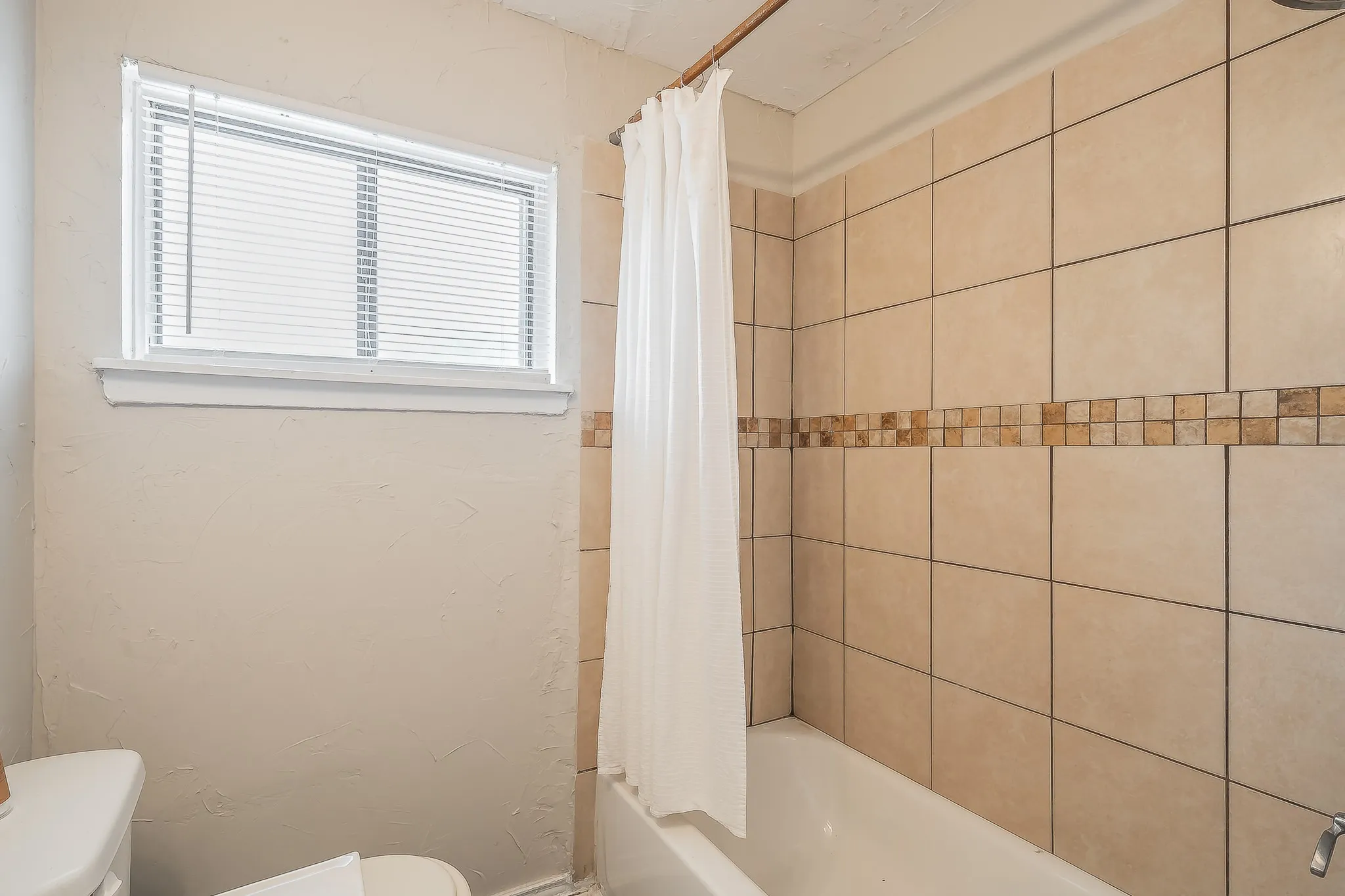 Single Family Residence For Sale in Dallas County , 728 Judy Lane, Seagoville, Texas 75159, 3 Bedroom, 2 Bathroom, 1 Garage spaces, 1,341 Sqft, built in 1955, mls#21358729, Real Estate Agent in Seagoville, Homes For Sale in Dallas county, Homes For Sale in Seagoville, Realtor in Seagoville Texas, Real Estate Brokerage Independent Realty Texas, Luminita Cordes Realtor