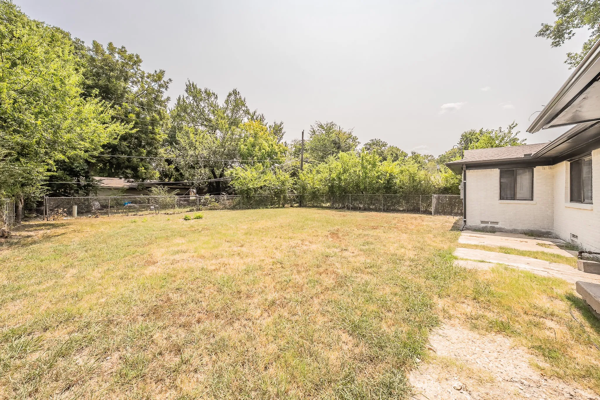 Single Family Residence For Sale in Dallas County , 728 Judy Lane, Seagoville, Texas 75159, 3 Bedroom, 2 Bathroom, 1 Garage spaces, 1,341 Sqft, built in 1955, mls#21358729, Real Estate Agent in Seagoville, Homes For Sale in Dallas county, Homes For Sale in Seagoville, Realtor in Seagoville Texas, Real Estate Brokerage Independent Realty Texas, Luminita Cordes Realtor