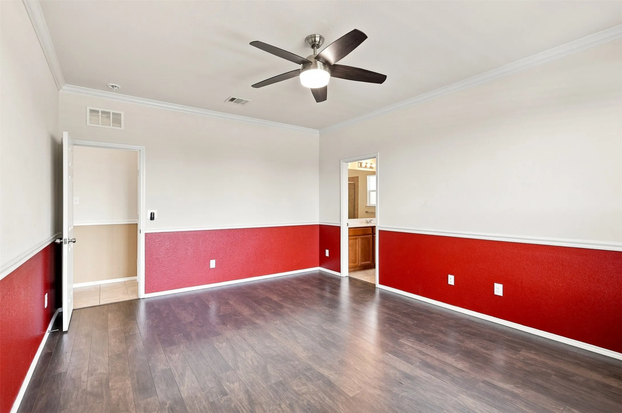 Single Family Residence For Sale in Tarrant County , 2356 Bernese Lane, Fort Worth, Texas 76131, 3 Bedroom, 2 Bathroom, 2 Garage spaces, 1,943 Sqft, built in 2018, mls#21361630, Real Estate Agent in Fort Worth, Homes For Sale in Tarrant county, Homes For Sale in Fort Worth, Realtor in Fort Worth Texas, Real Estate Brokerage Independent Realty Texas, Luminita Cordes Realtor