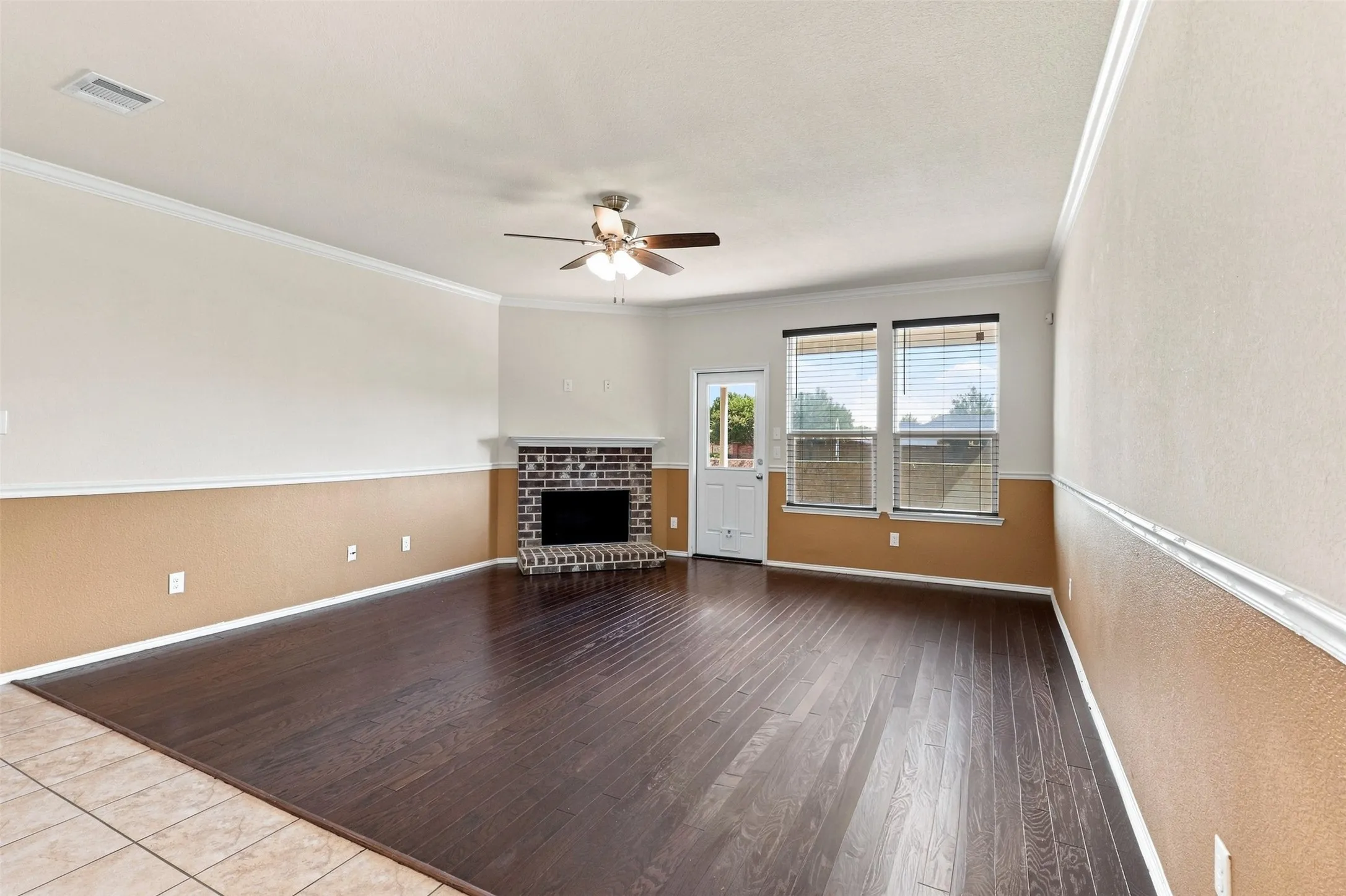 Single Family Residence For Sale in Tarrant County , 2356 Bernese Lane, Fort Worth, Texas 76131, 3 Bedroom, 2 Bathroom, 2 Garage spaces, 1,943 Sqft, built in 2018, mls#21361630, Real Estate Agent in Fort Worth, Homes For Sale in Tarrant county, Homes For Sale in Fort Worth, Realtor in Fort Worth Texas, Real Estate Brokerage Independent Realty Texas, Luminita Cordes Realtor