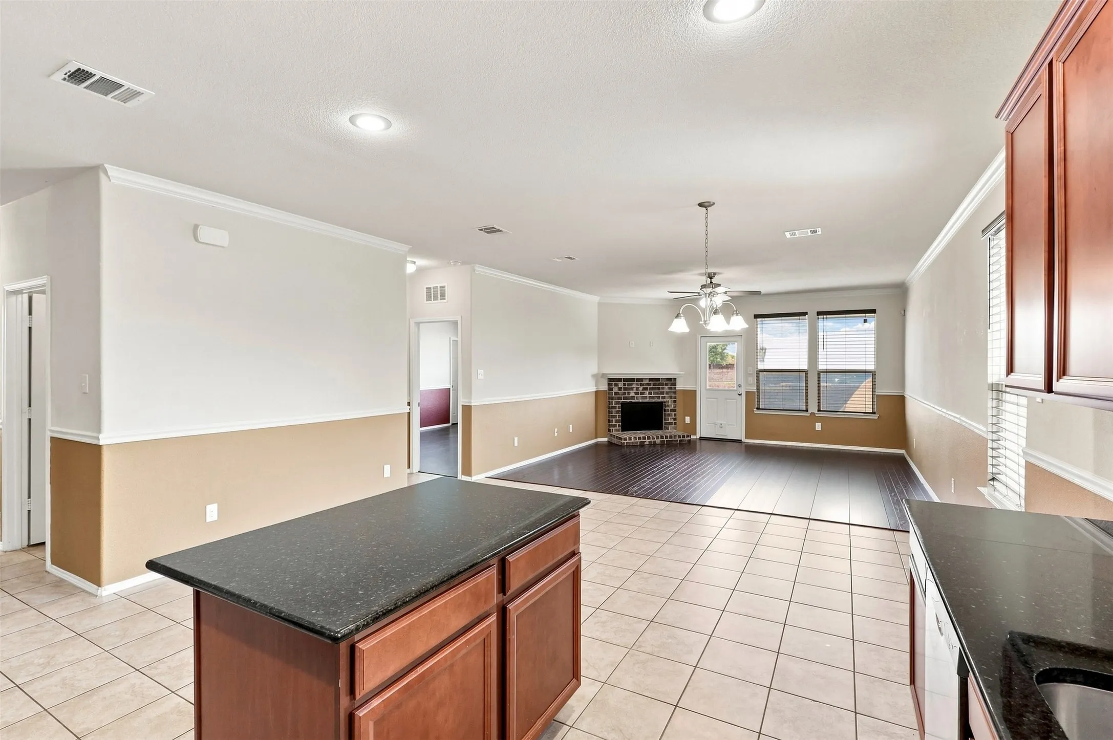 Single Family Residence For Sale in Tarrant County , 2356 Bernese Lane, Fort Worth, Texas 76131, 3 Bedroom, 2 Bathroom, 2 Garage spaces, 1,943 Sqft, built in 2018, mls#21361630, Real Estate Agent in Fort Worth, Homes For Sale in Tarrant county, Homes For Sale in Fort Worth, Realtor in Fort Worth Texas, Real Estate Brokerage Independent Realty Texas, Luminita Cordes Realtor