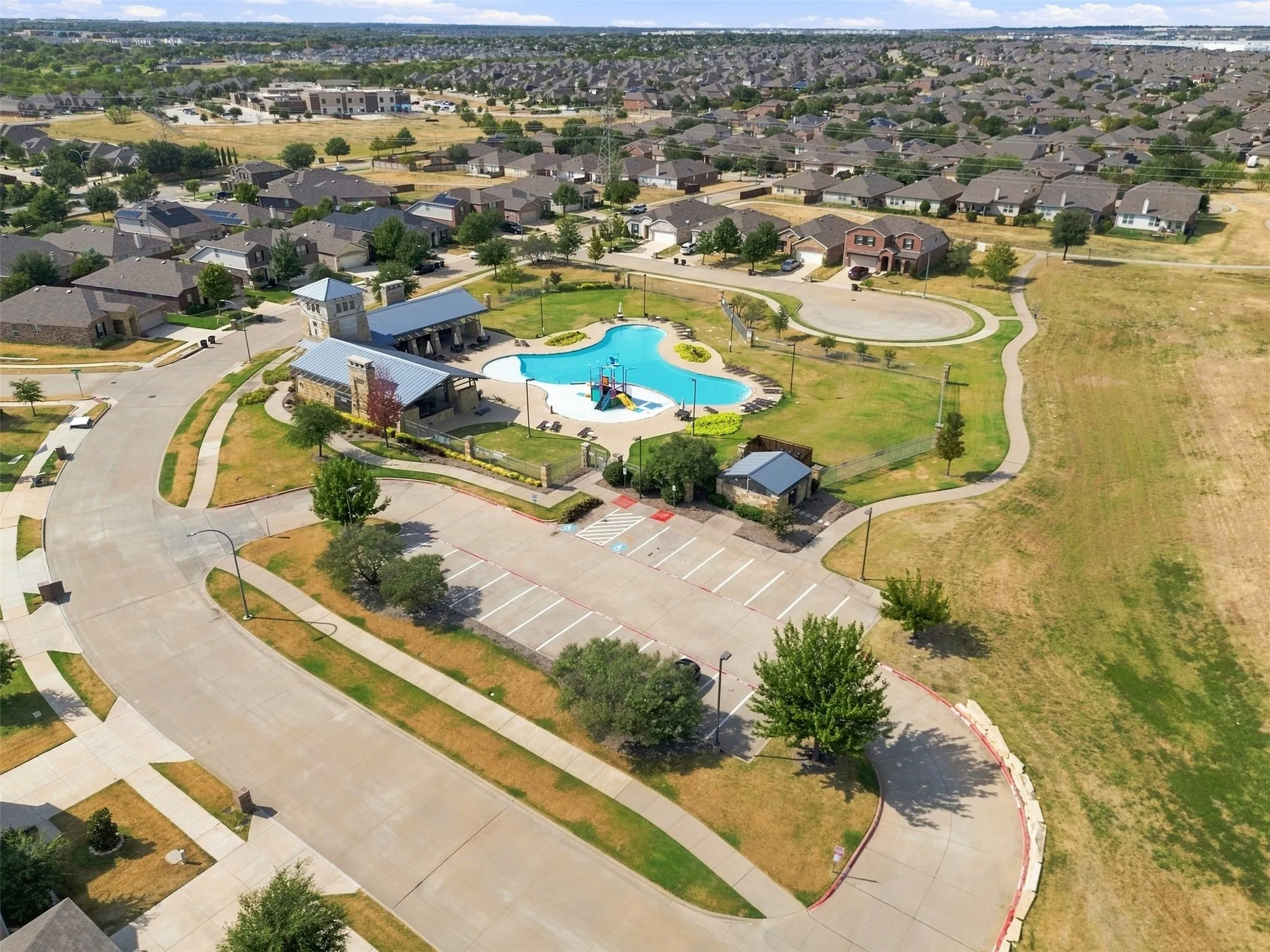 Single Family Residence For Sale in Tarrant County , 2356 Bernese Lane, Fort Worth, Texas 76131, 3 Bedroom, 2 Bathroom, 2 Garage spaces, 1,943 Sqft, built in 2018, mls#21361630, Real Estate Agent in Fort Worth, Homes For Sale in Tarrant county, Homes For Sale in Fort Worth, Realtor in Fort Worth Texas, Real Estate Brokerage Independent Realty Texas, Luminita Cordes Realtor