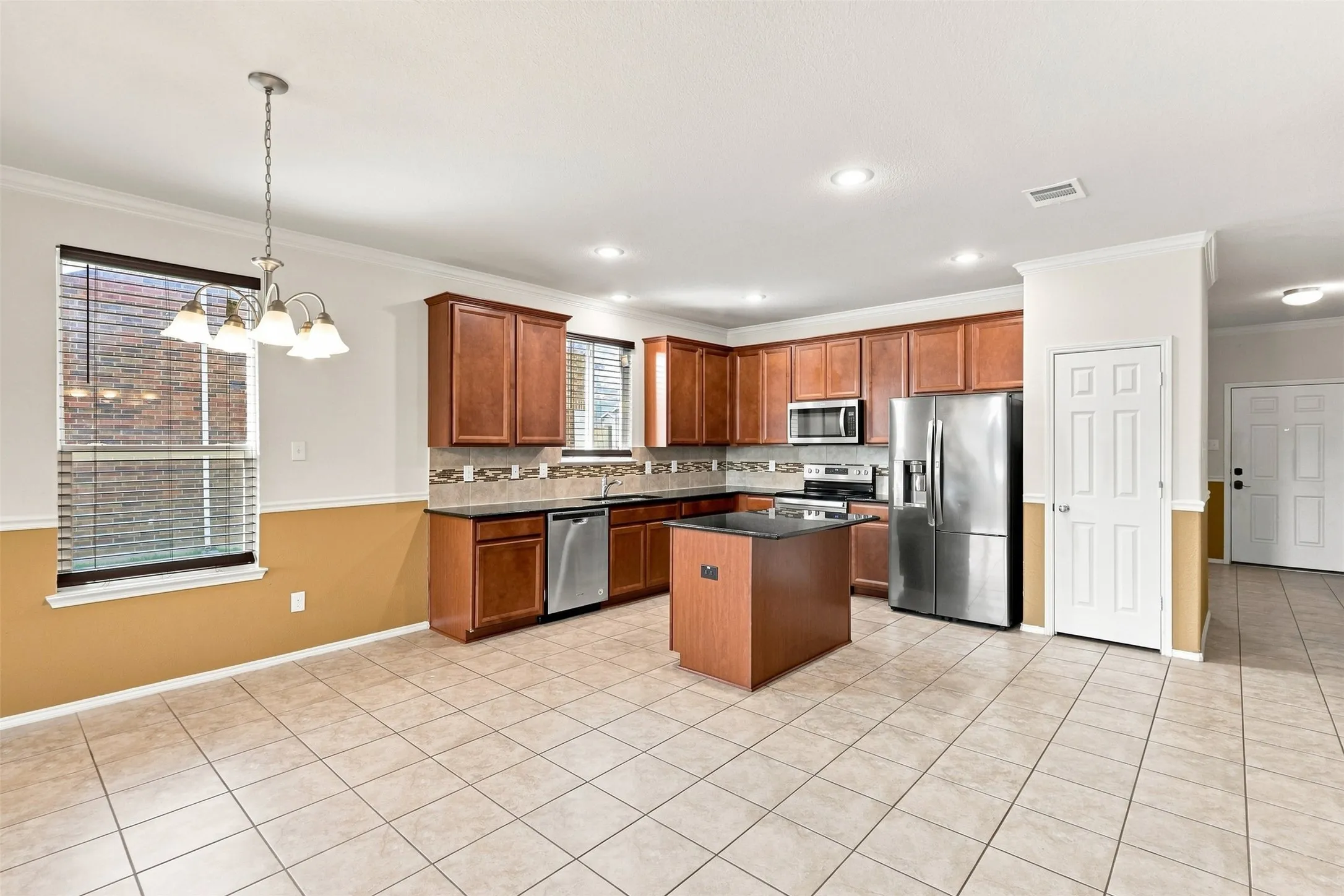 Single Family Residence For Sale in Tarrant County , 2356 Bernese Lane, Fort Worth, Texas 76131, 3 Bedroom, 2 Bathroom, 2 Garage spaces, 1,943 Sqft, built in 2018, mls#21361630, Real Estate Agent in Fort Worth, Homes For Sale in Tarrant county, Homes For Sale in Fort Worth, Realtor in Fort Worth Texas, Real Estate Brokerage Independent Realty Texas, Luminita Cordes Realtor