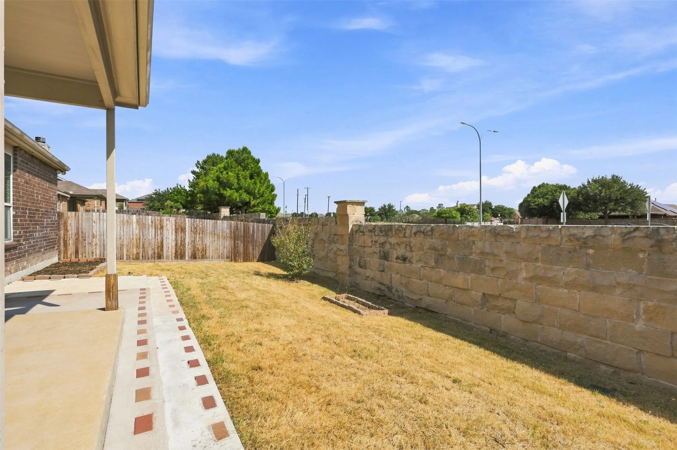 Single Family Residence For Sale in Tarrant County , 2356 Bernese Lane, Fort Worth, Texas 76131, 3 Bedroom, 2 Bathroom, 2 Garage spaces, 1,943 Sqft, built in 2018, mls#21361630, Real Estate Agent in Fort Worth, Homes For Sale in Tarrant county, Homes For Sale in Fort Worth, Realtor in Fort Worth Texas, Real Estate Brokerage Independent Realty Texas, Luminita Cordes Realtor
