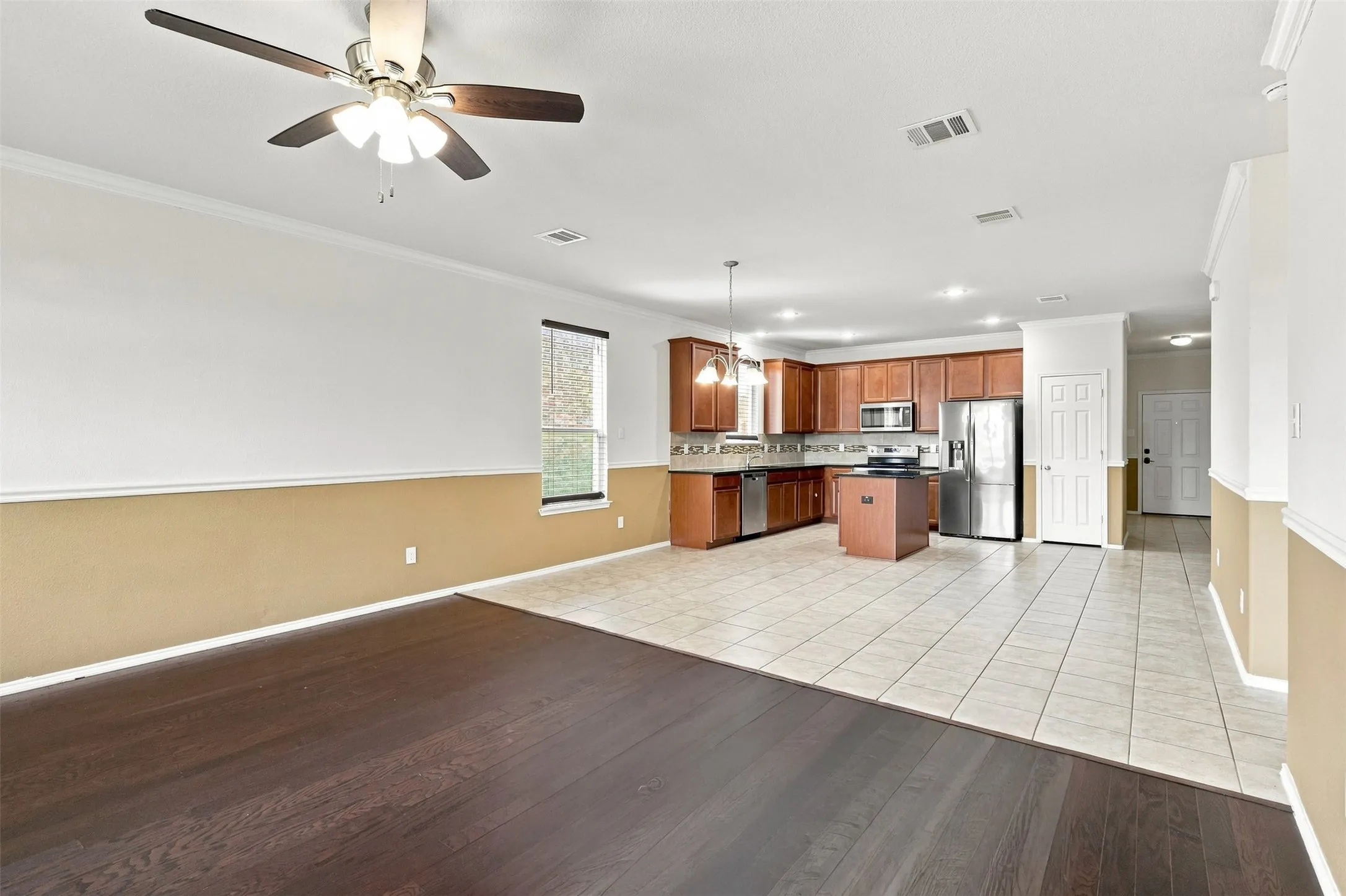 Single Family Residence For Sale in Tarrant County , 2356 Bernese Lane, Fort Worth, Texas 76131, 3 Bedroom, 2 Bathroom, 2 Garage spaces, 1,943 Sqft, built in 2018, mls#21361630, Real Estate Agent in Fort Worth, Homes For Sale in Tarrant county, Homes For Sale in Fort Worth, Realtor in Fort Worth Texas, Real Estate Brokerage Independent Realty Texas, Luminita Cordes Realtor