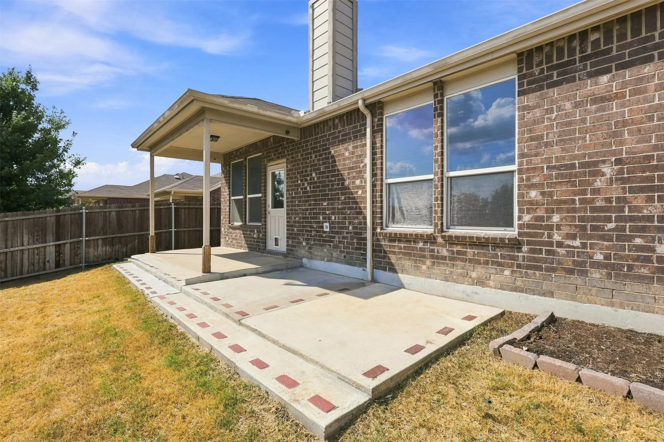 Single Family Residence For Sale in Tarrant County , 2356 Bernese Lane, Fort Worth, Texas 76131, 3 Bedroom, 2 Bathroom, 2 Garage spaces, 1,943 Sqft, built in 2018, mls#21361630, Real Estate Agent in Fort Worth, Homes For Sale in Tarrant county, Homes For Sale in Fort Worth, Realtor in Fort Worth Texas, Real Estate Brokerage Independent Realty Texas, Luminita Cordes Realtor