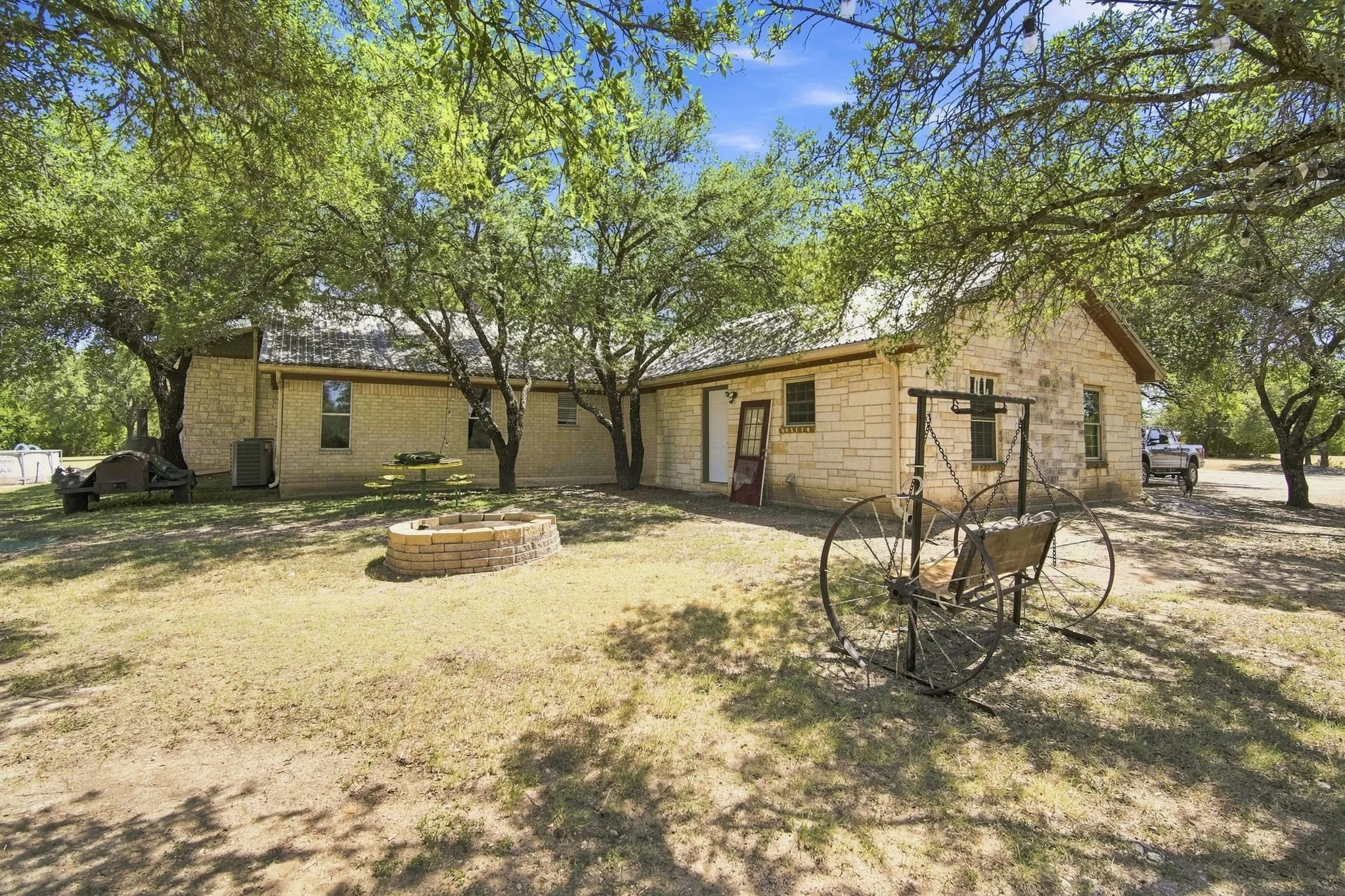 Single Family Residence For Sale in Bosque County , 322 Fm 927, Morgan, Texas 76671, 4 Bedroom, 3 Bathroom, 4 Garage spaces, 3,672 Sqft, built in 1999, mls#21360212, Real Estate Agent in Morgan, Homes For Sale in Bosque county, Homes For Sale in Morgan, Realtor in Morgan Texas, Real Estate Brokerage Independent Realty Texas, Luminita Cordes Realtor