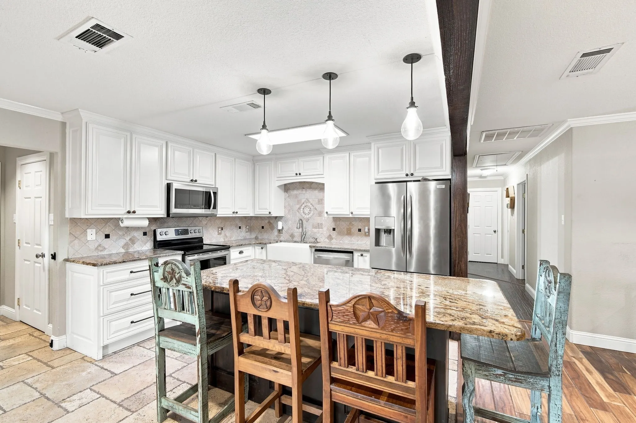 Single Family Residence For Sale in Bosque County , 322 Fm 927, Morgan, Texas 76671, 4 Bedroom, 3 Bathroom, 4 Garage spaces, 3,672 Sqft, built in 1999, mls#21360212, Real Estate Agent in Morgan, Homes For Sale in Bosque county, Homes For Sale in Morgan, Realtor in Morgan Texas, Real Estate Brokerage Independent Realty Texas, Luminita Cordes Realtor
