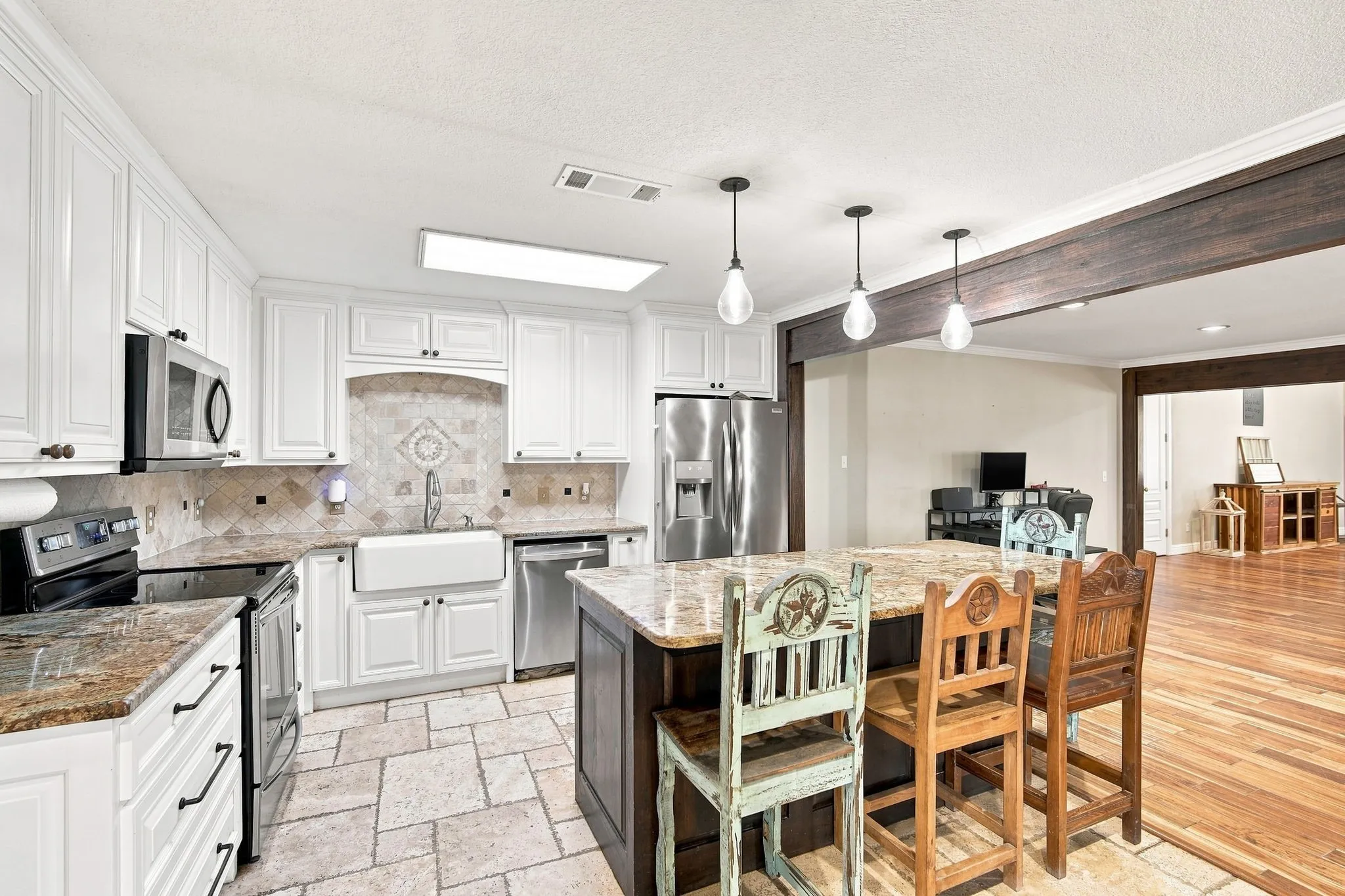 Single Family Residence For Sale in Bosque County , 322 Fm 927, Morgan, Texas 76671, 4 Bedroom, 3 Bathroom, 4 Garage spaces, 3,672 Sqft, built in 1999, mls#21360212, Real Estate Agent in Morgan, Homes For Sale in Bosque county, Homes For Sale in Morgan, Realtor in Morgan Texas, Real Estate Brokerage Independent Realty Texas, Luminita Cordes Realtor